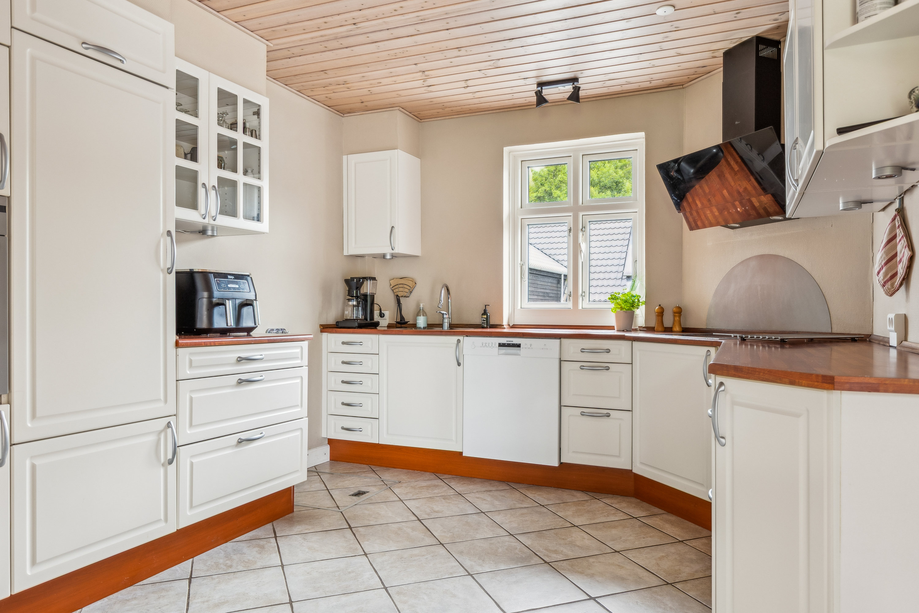 Fremhævet køkken billede i fuldskærmstilstand. Billede af Nakke Nord 74, Nakke, 4500 Nykøbing Sj