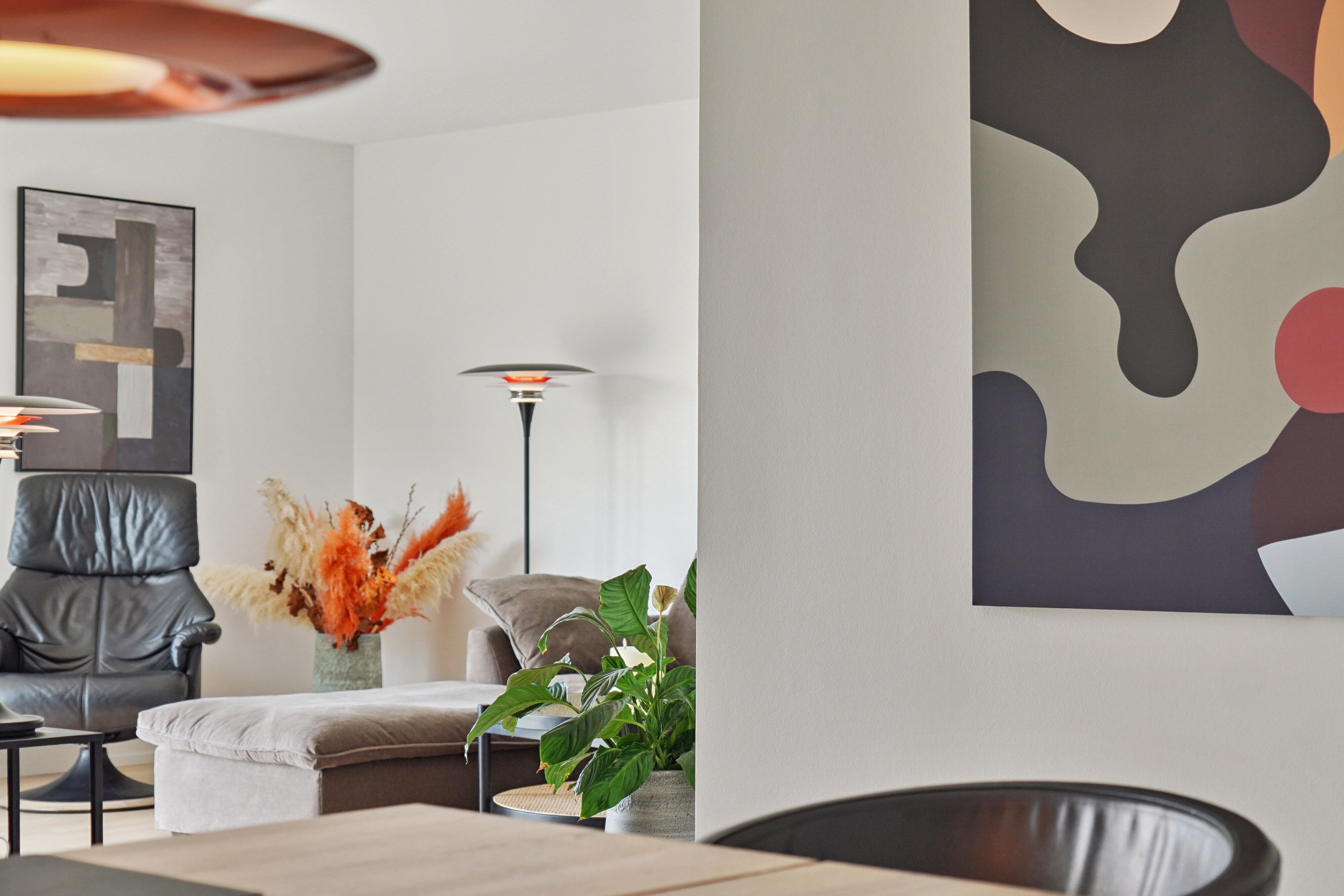 Fremhævet stue billede i fuldskærmstilstand. Billede af Tårnvænget 30, Kregme Syd, 3300 Frederiksværk