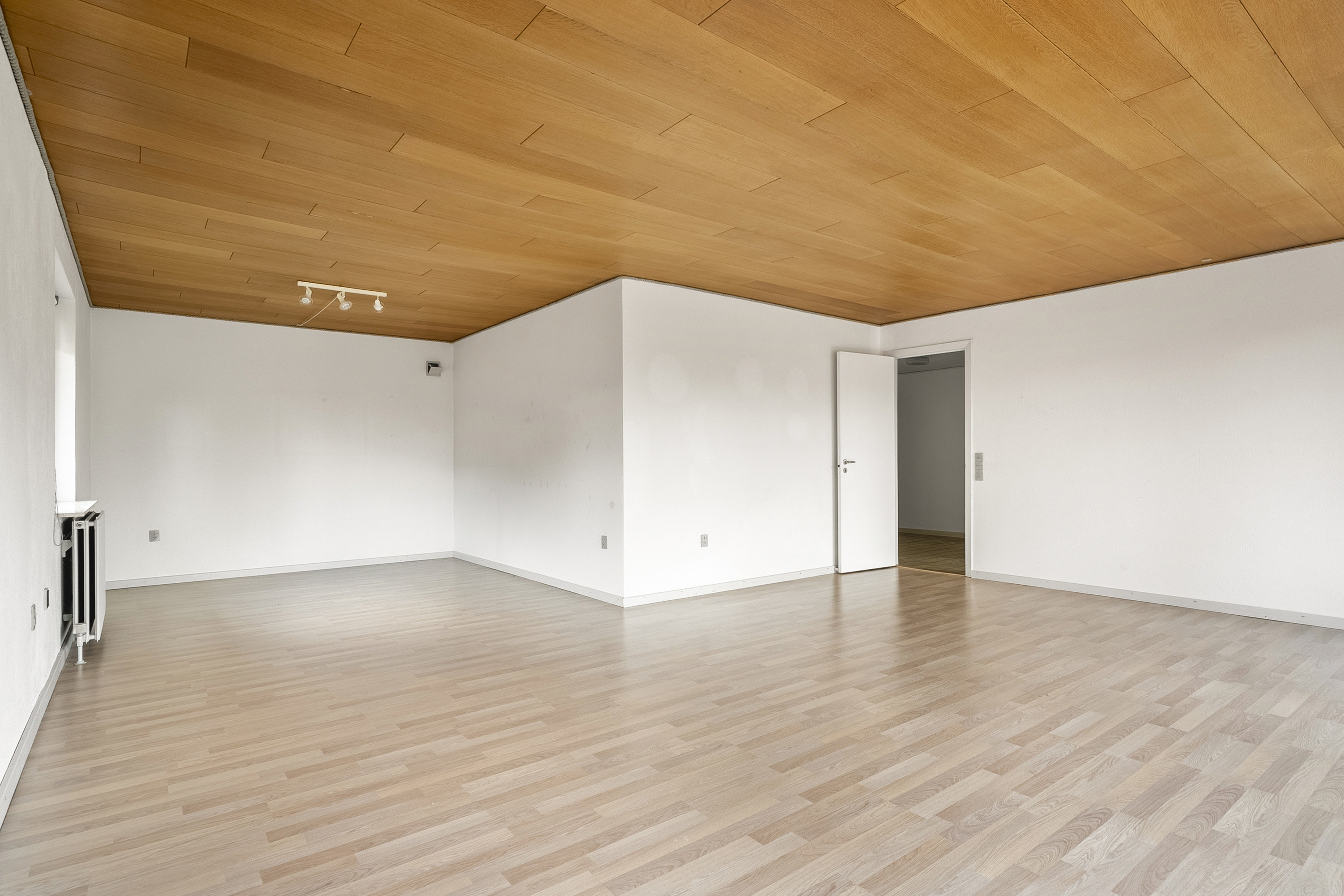 Fremhævet stue billede i fuldskærmstilstand. Billede af Rosenvænget 3, 6800 Varde