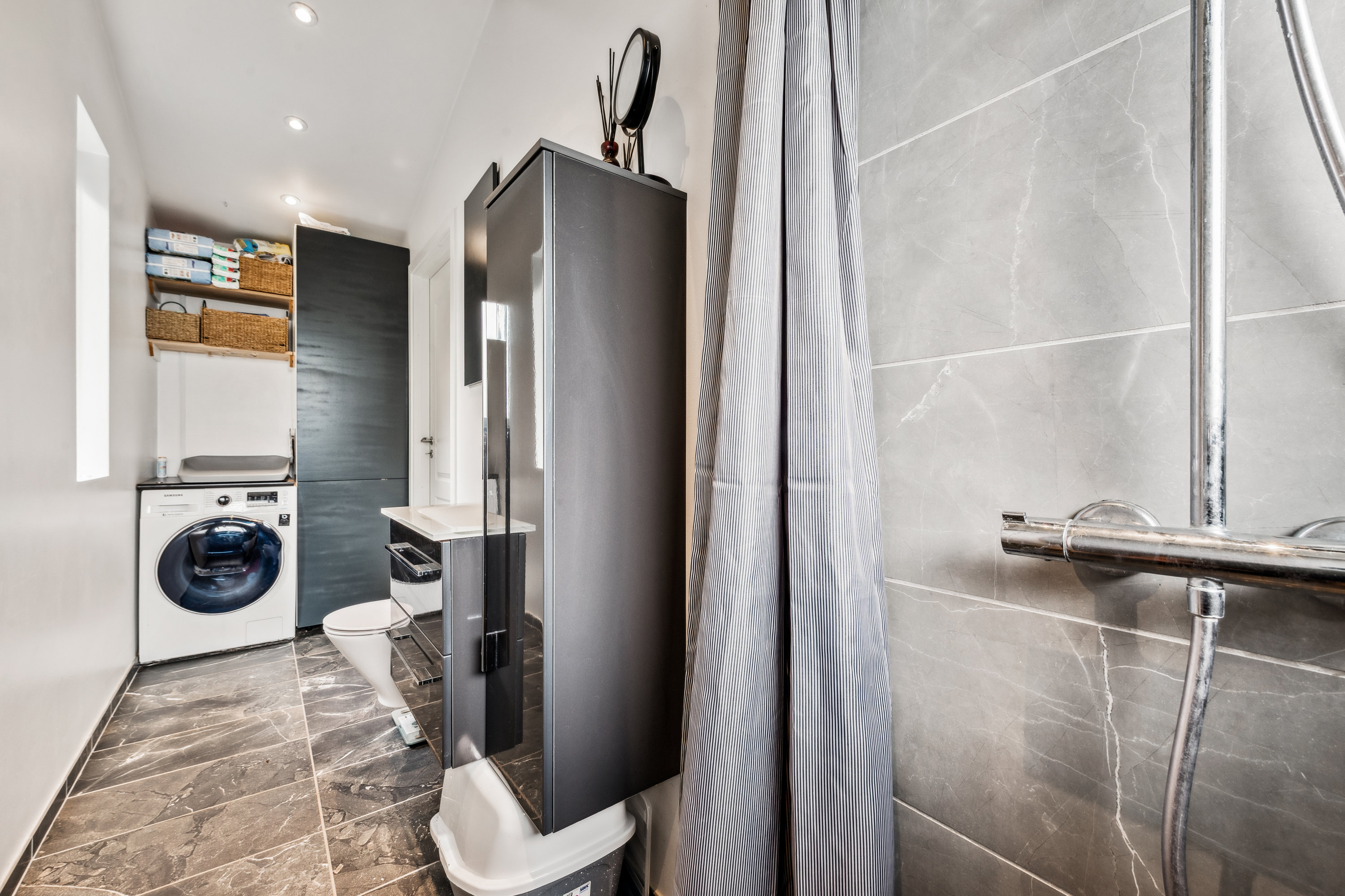 Fremhævet badeværelse billede i fuldskærmstilstand. Billede af Fritidshaven 209, 2640 Hedehusene