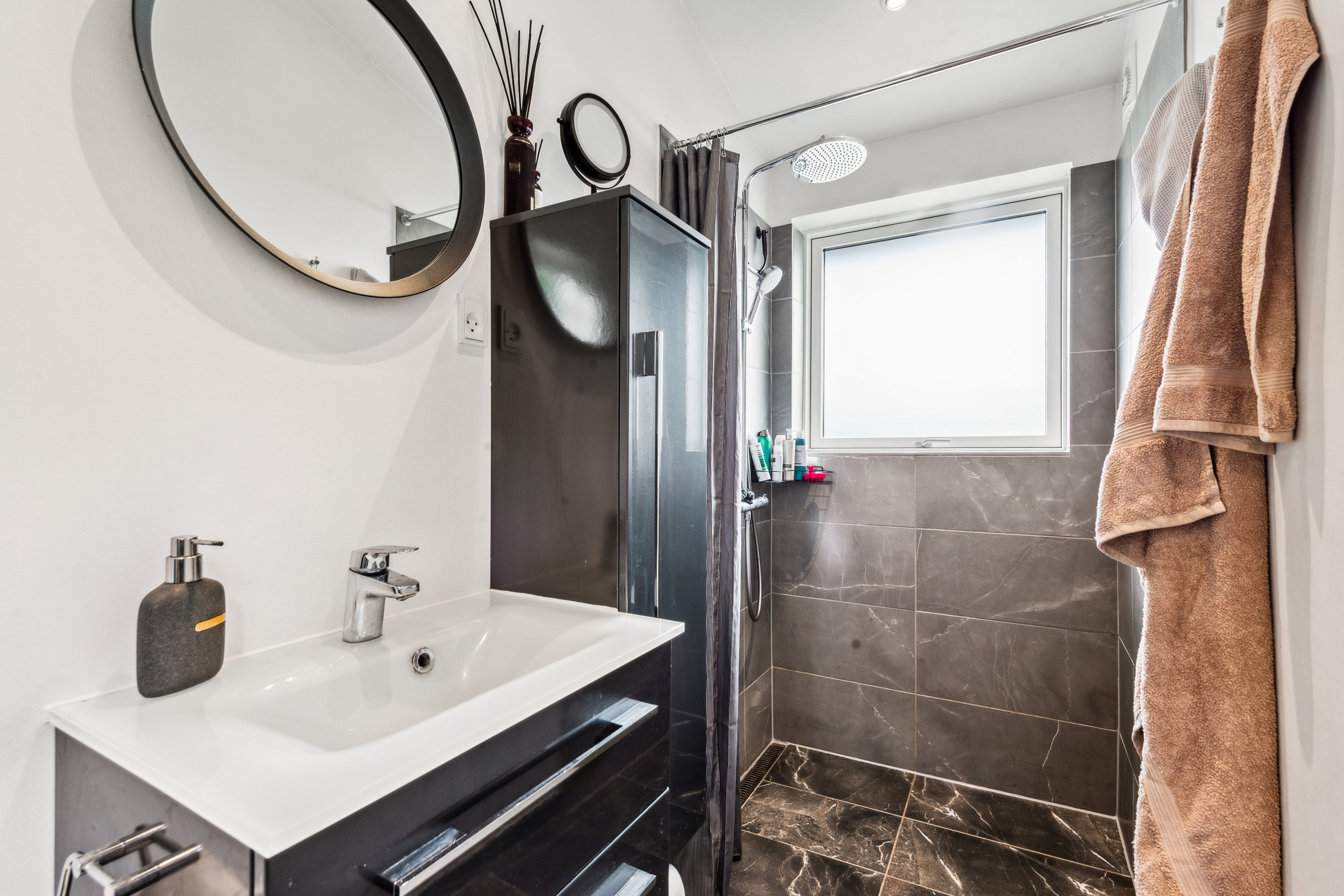 Fremhævet badeværelse billede i fuldskærmstilstand. Billede af Fritidshaven 209, 2640 Hedehusene