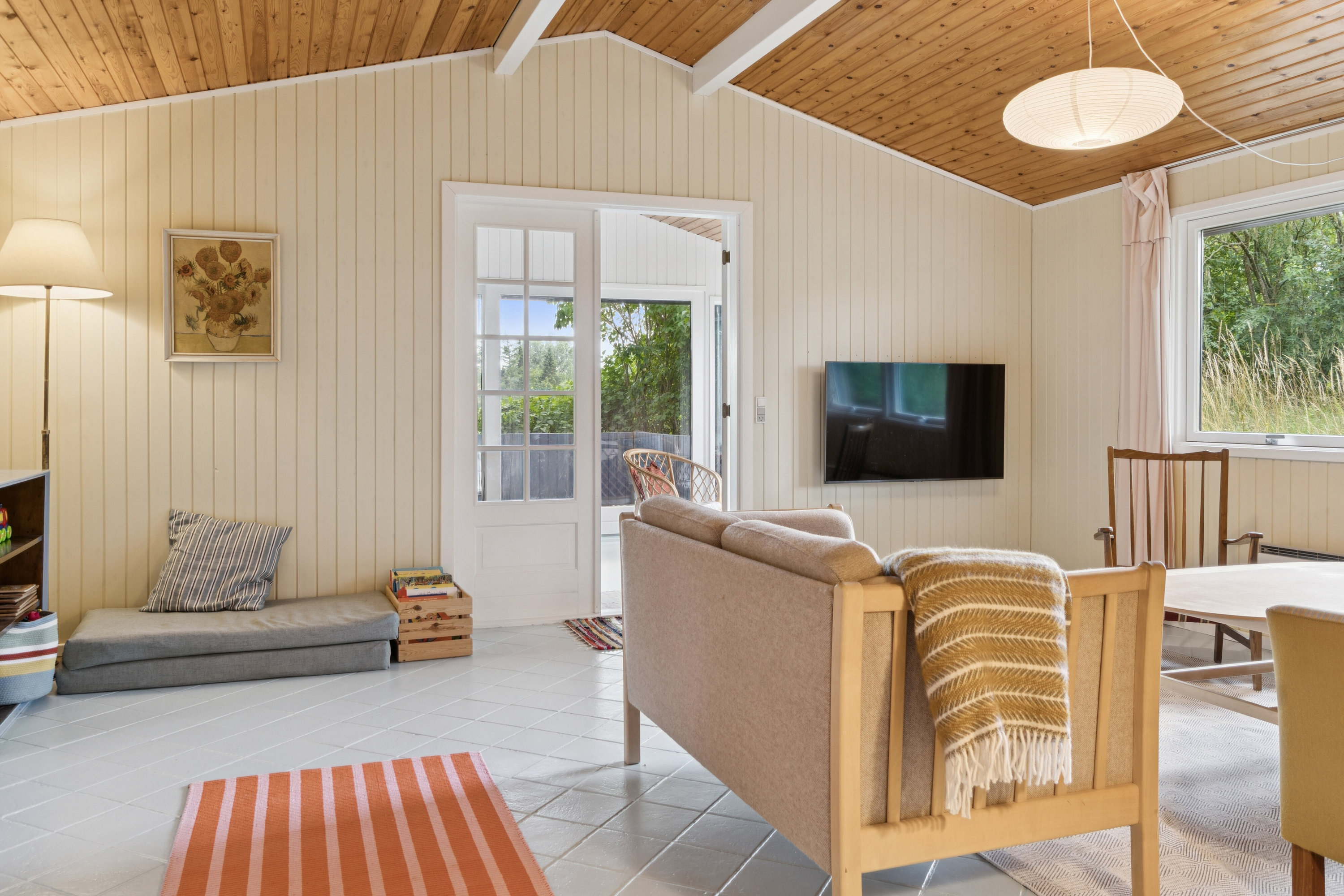 Fremhævet stue billede i fuldskærmstilstand. Billede af Skadevænget 20, Vellerup, 4050 Skibby