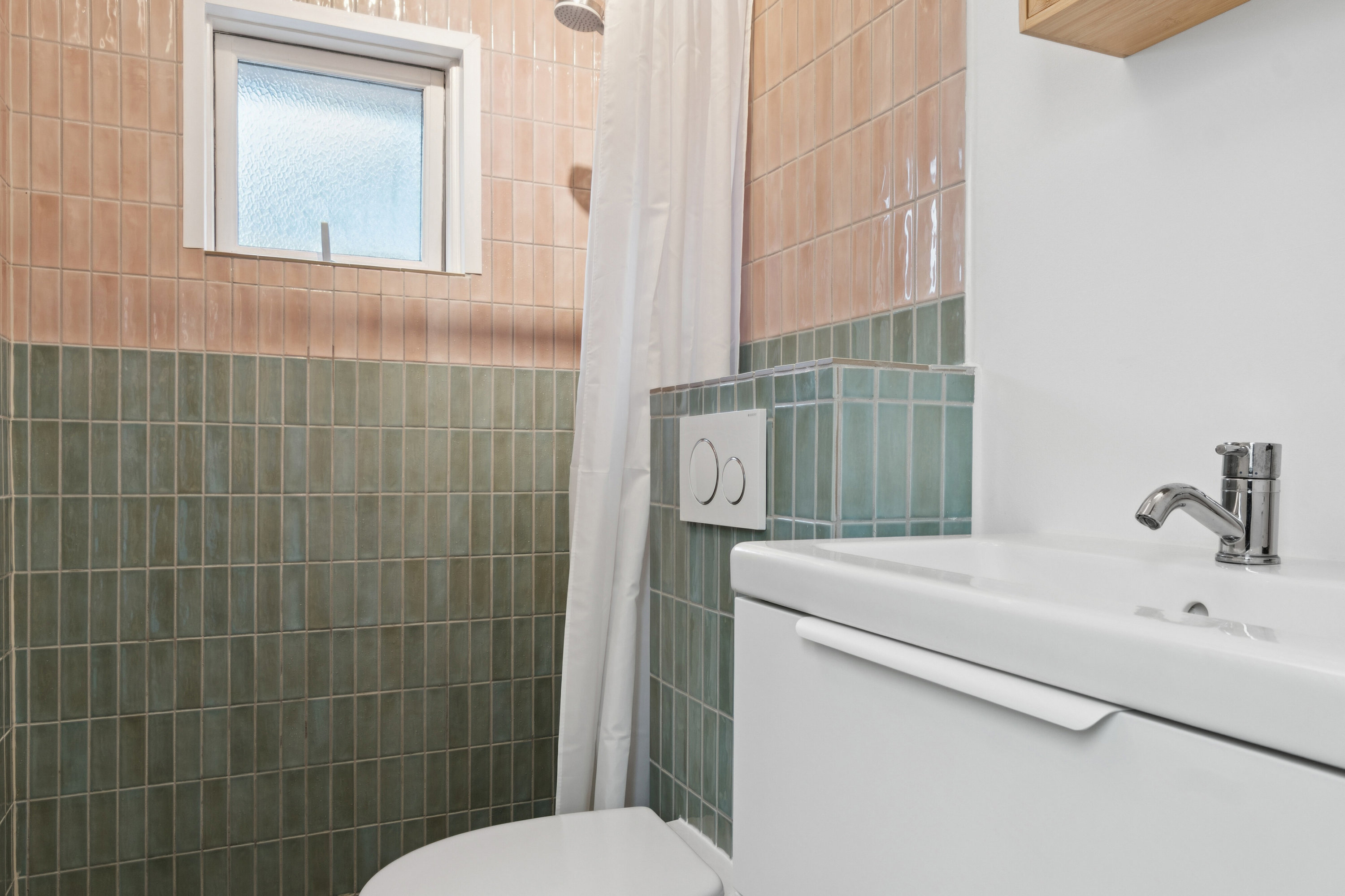 Fremhævet badeværelse billede i fuldskærmstilstand. Billede af Skadevænget 20, Vellerup, 4050 Skibby