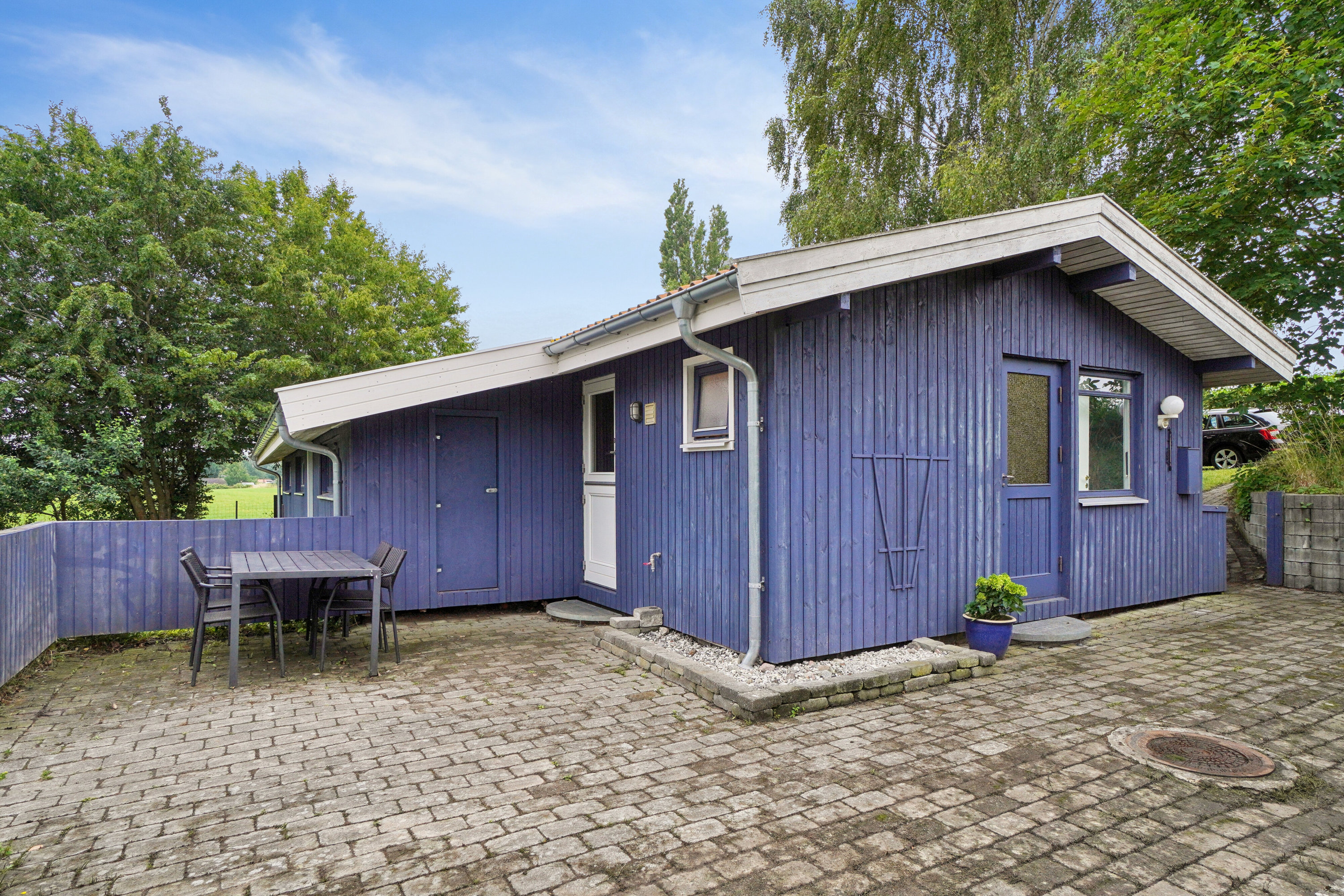 Fremhævet set fra vejen billede i fuldskærmstilstand. Billede af Skadevænget 20, Vellerup, 4050 Skibby