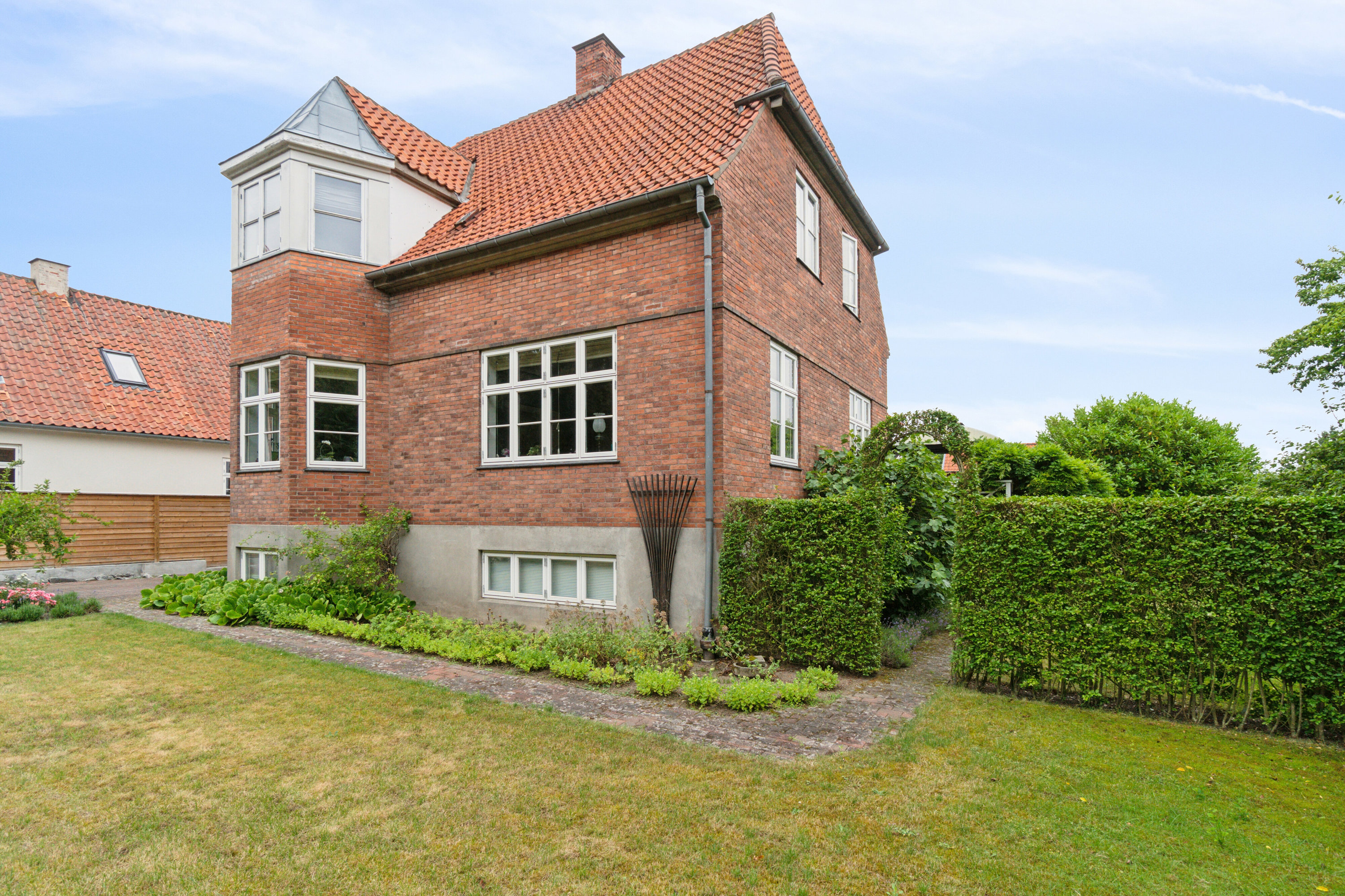 Miniaturebillede 1: set fra haven. Billede af Haslevej 106, Rønne, 3700 Rønne