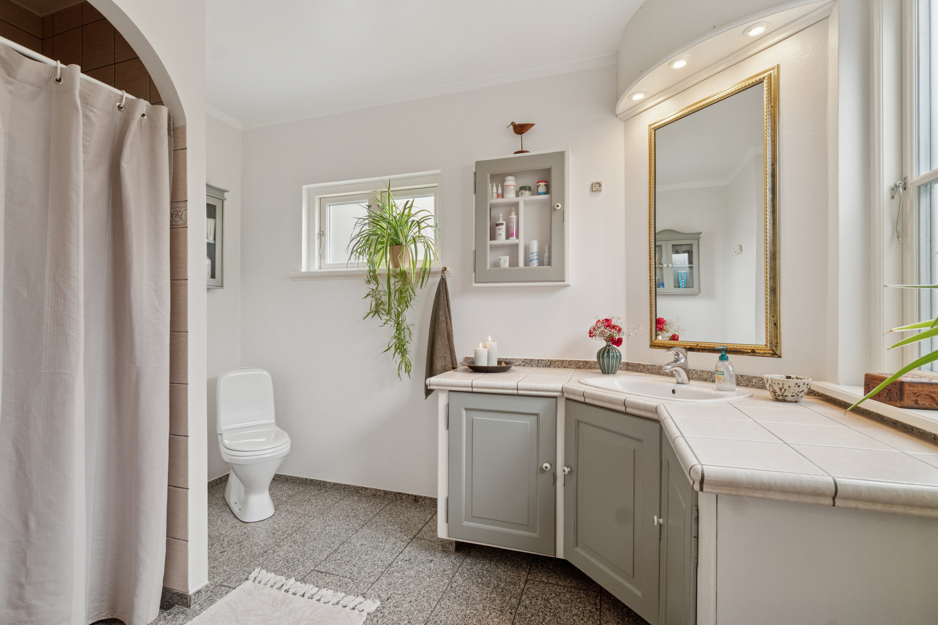 Fremhævet badeværelse billede i fuldskærmstilstand. Billede af Haslevej 106, Rønne, 3700 Rønne