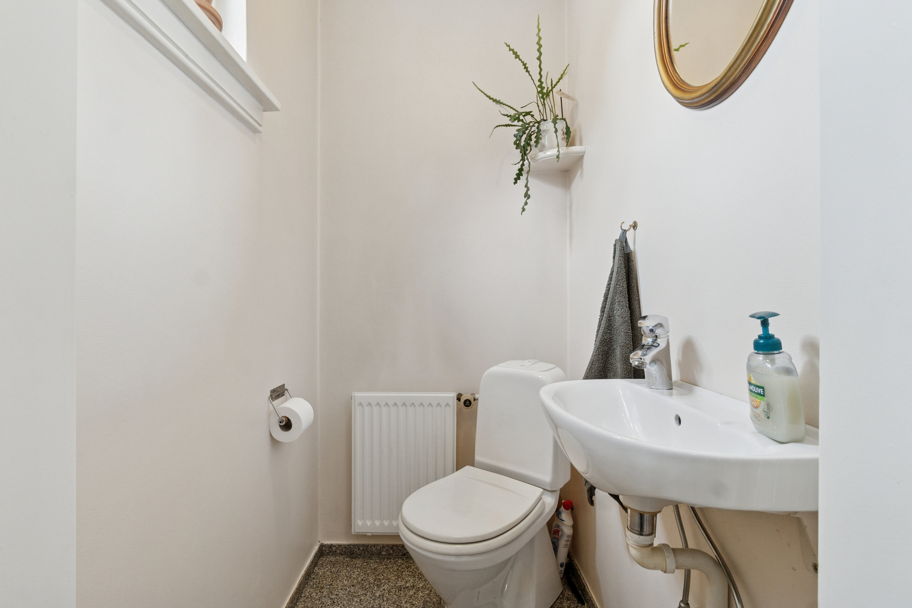 Fremhævet badeværelse billede i fuldskærmstilstand. Billede af Haslevej 106, Rønne, 3700 Rønne