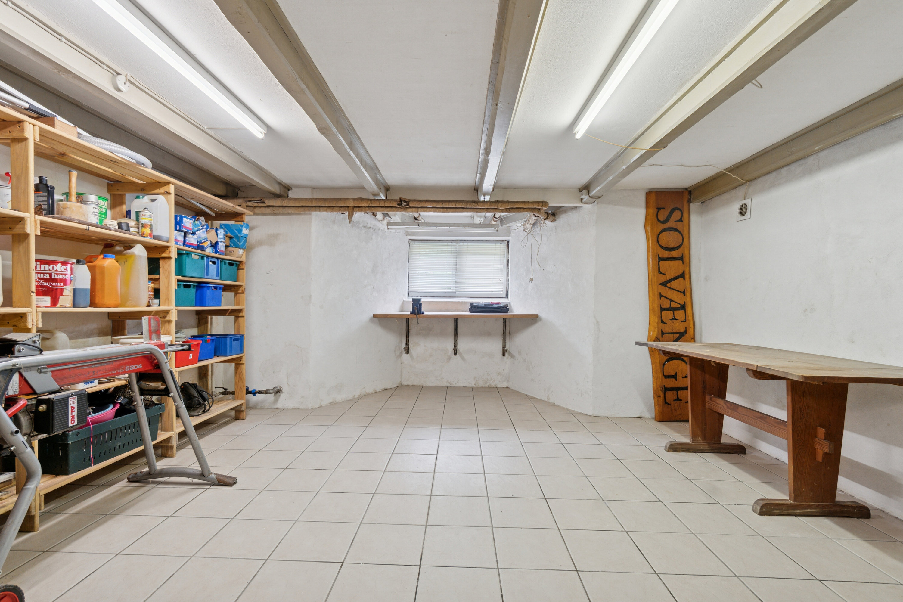 Fremhævet garage billede i fuldskærmstilstand. Billede af Haslevej 106, Rønne, 3700 Rønne