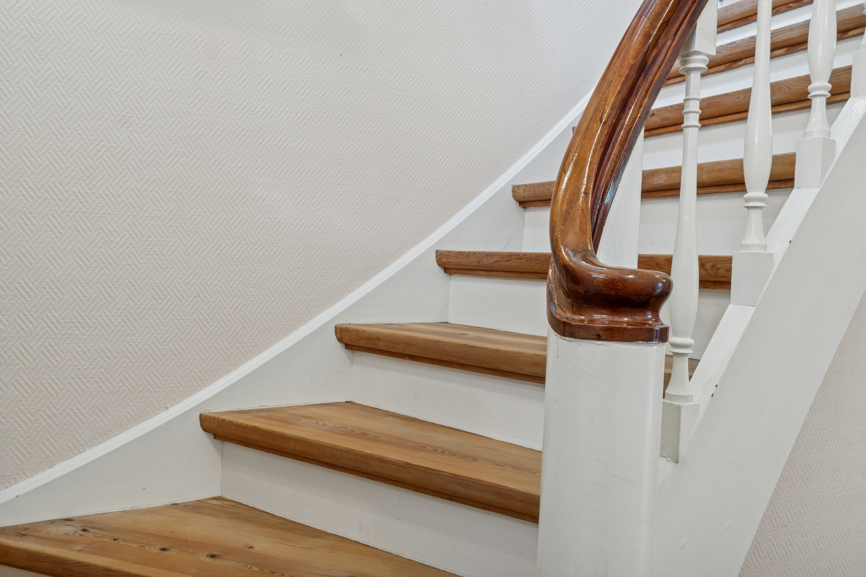 Fremhævet trappe billede i fuldskærmstilstand. Billede af Haslevej 106, Rønne, 3700 Rønne