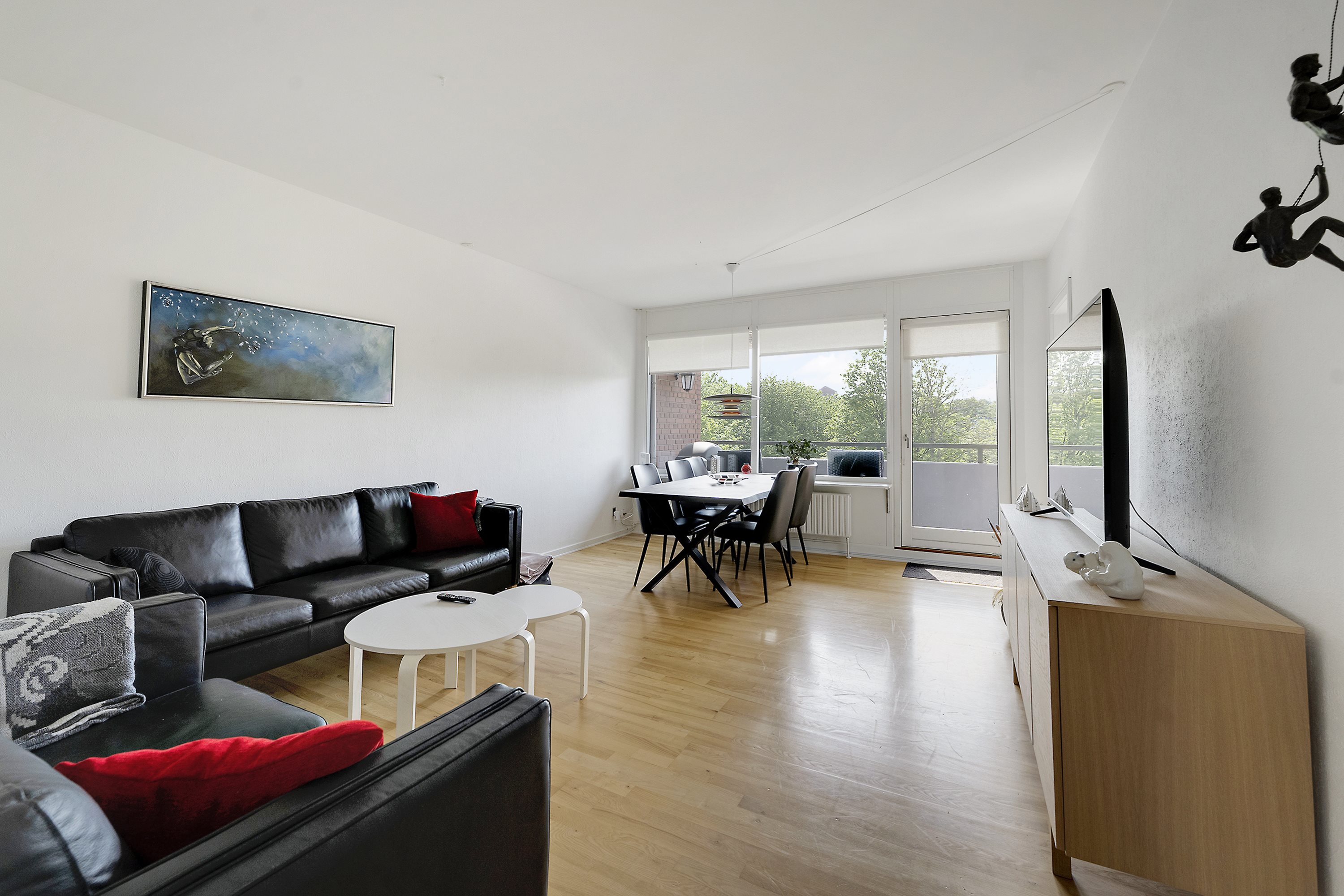 Fremhævet stue billede i fuldskærmstilstand. Billede af Løvenholmvej 4C, 1. tv., 8930 Randers NØ