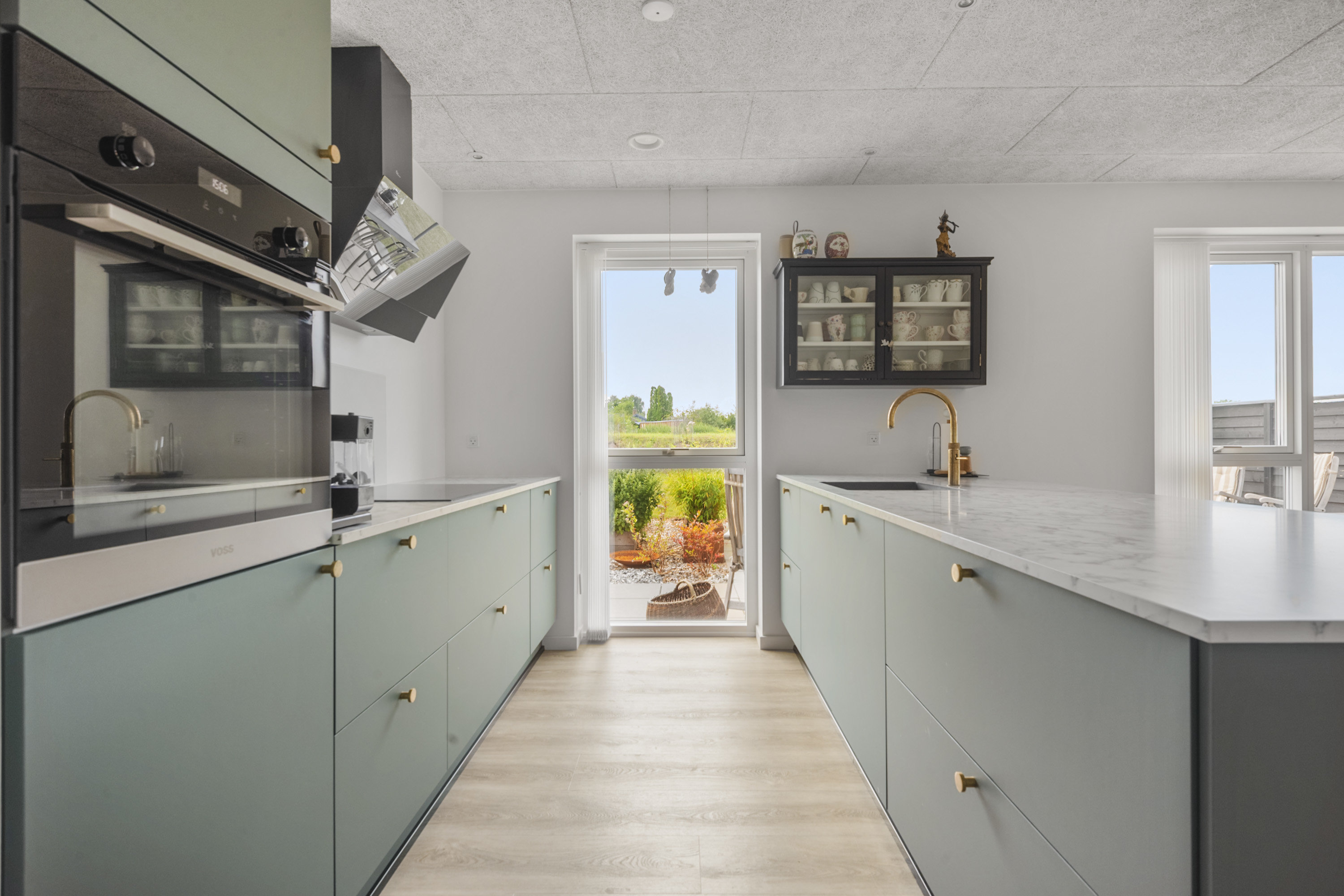 Fremhævet køkken billede i fuldskærmstilstand. Billede af Valnøddevænget 2, Saksild, 8300 Odder