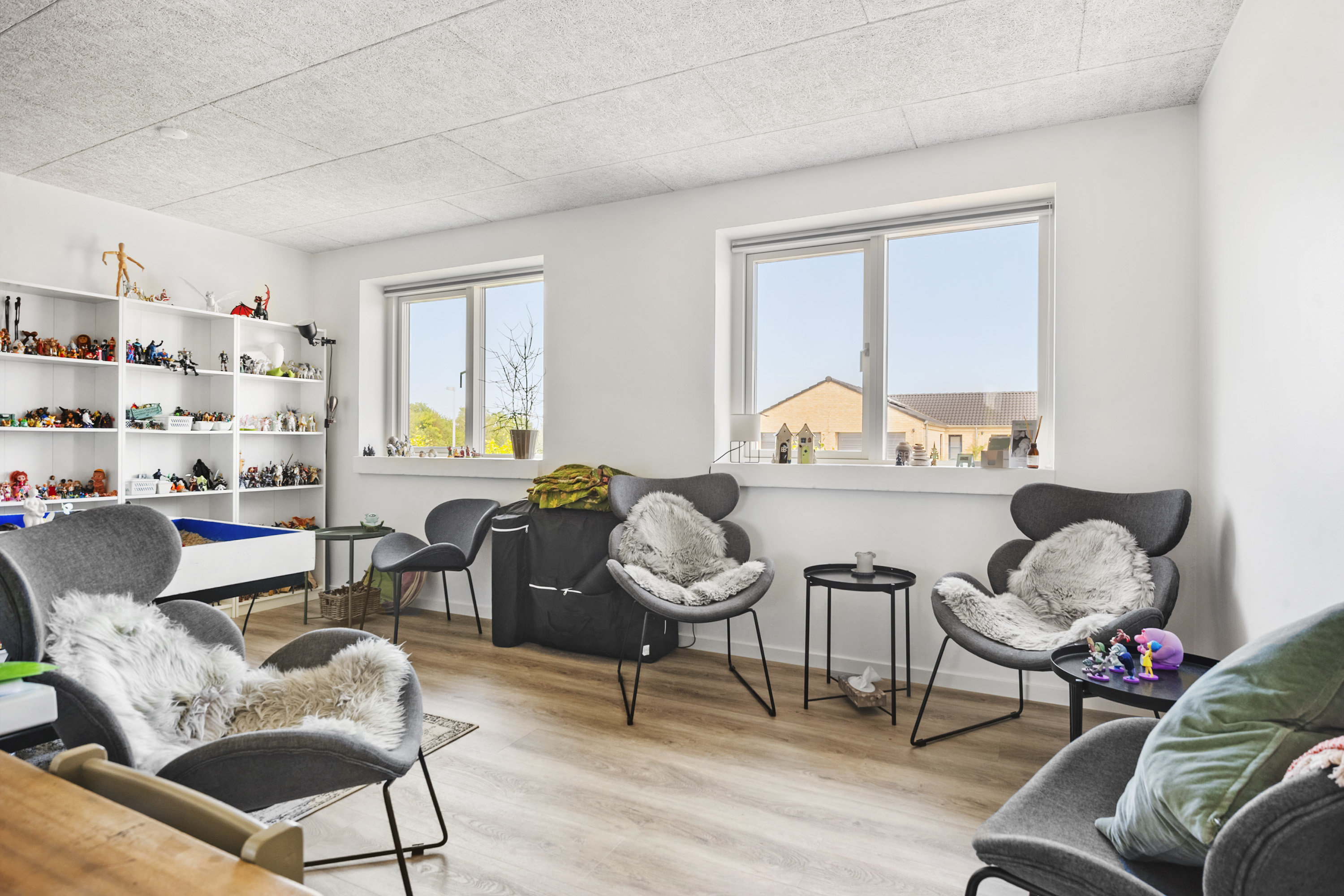 Fremhævet stue billede i fuldskærmstilstand. Billede af Valnøddevænget 2, Saksild, 8300 Odder