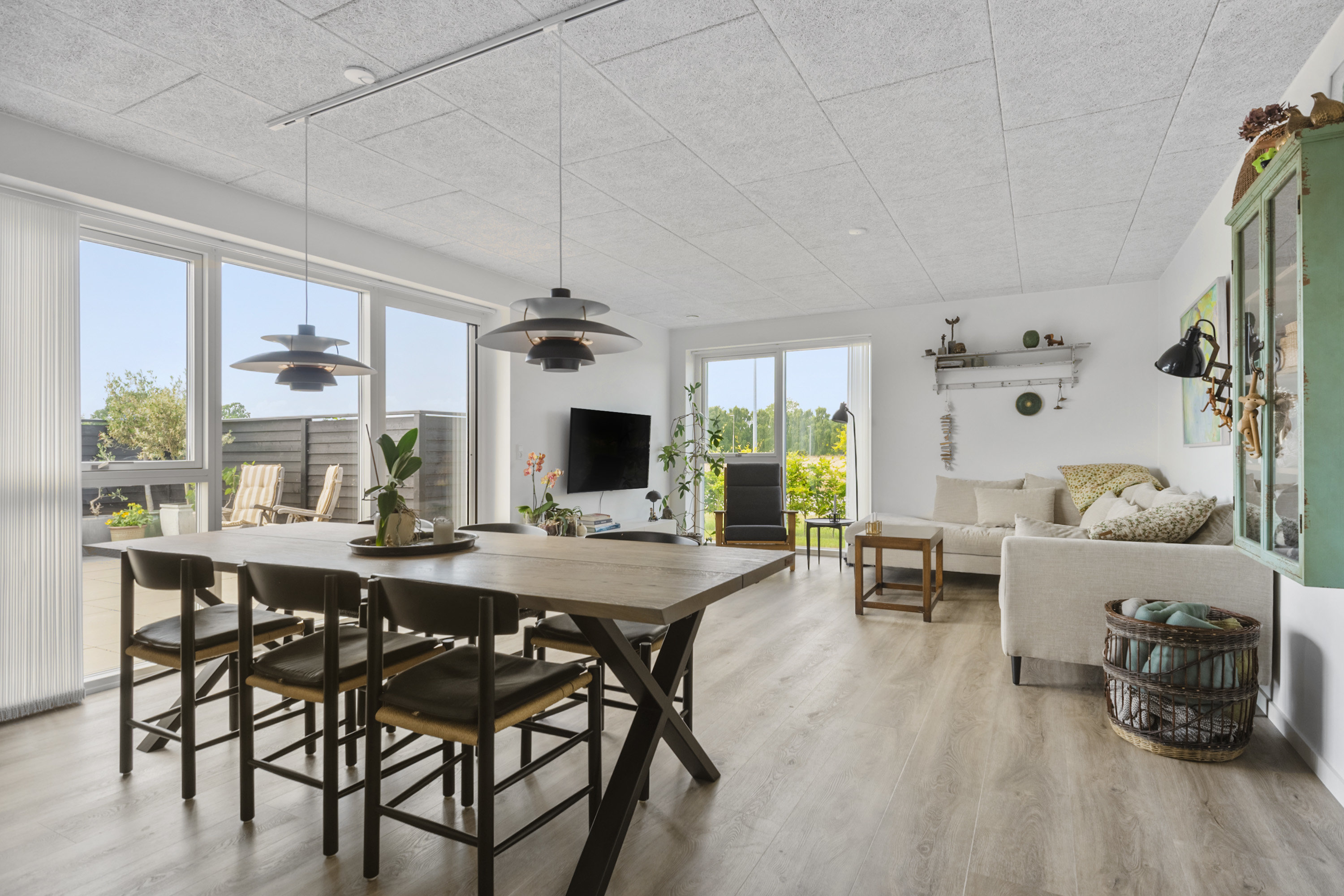 Fremhævet spisestue billede i fuldskærmstilstand. Billede af Valnøddevænget 2, Saksild, 8300 Odder