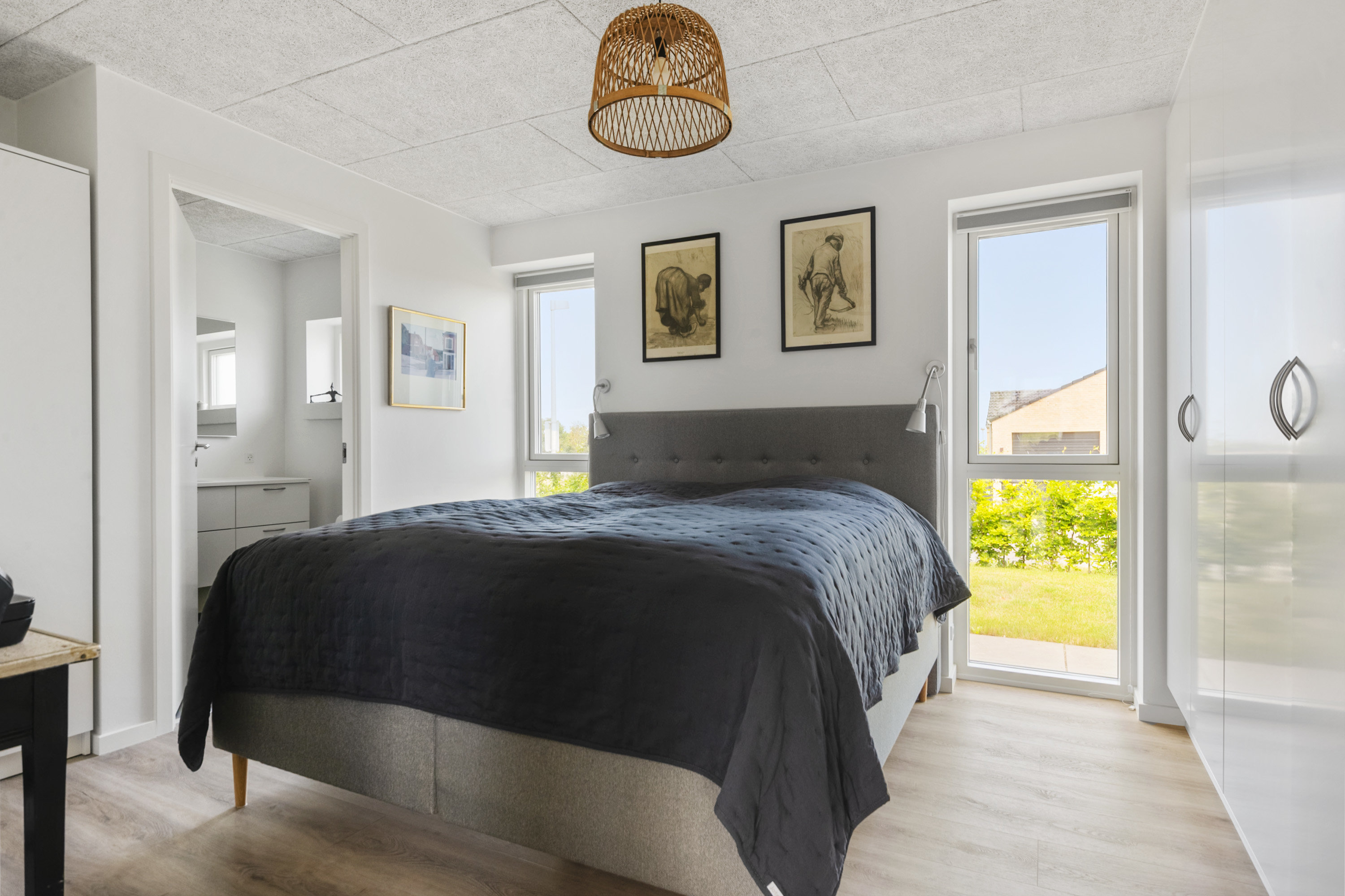 Fremhævet soveværelse billede i fuldskærmstilstand. Billede af Valnøddevænget 2, Saksild, 8300 Odder