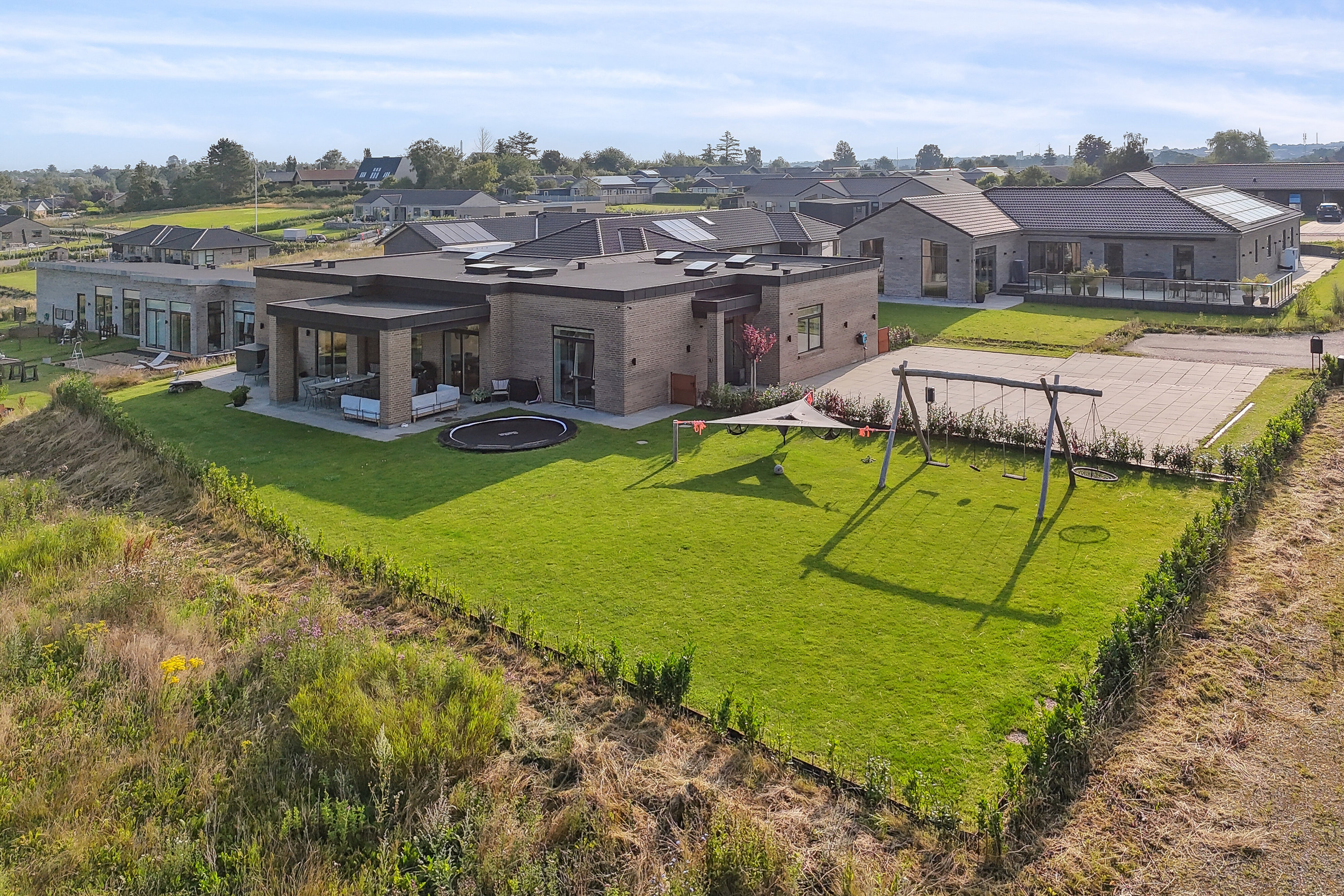 Fremhævet set fra haven billede i fuldskærmstilstand. Billede af Stjernebakken 85, 4200 Slagelse