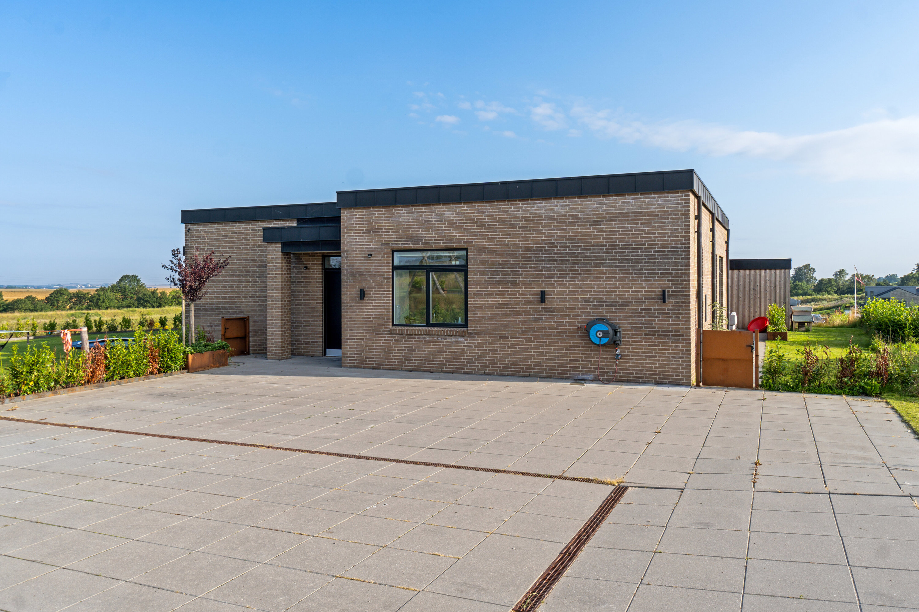 Fremhævet set fra vejen billede i fuldskærmstilstand. Billede af Stjernebakken 85, 4200 Slagelse