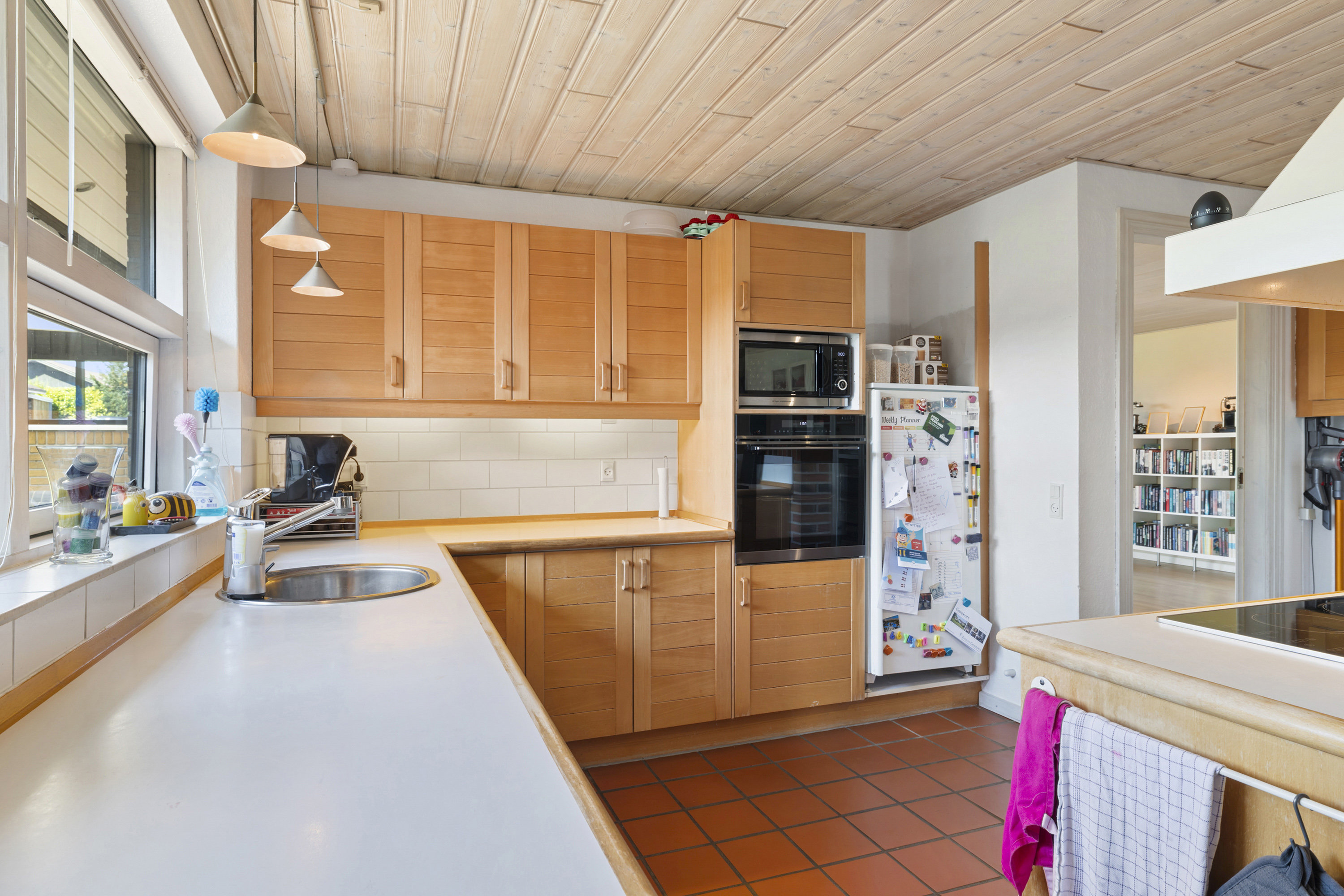 Fremhævet køkken billede i fuldskærmstilstand. Billede af Præstegårdsvej 21, Gærum, 9900 Frederikshavn