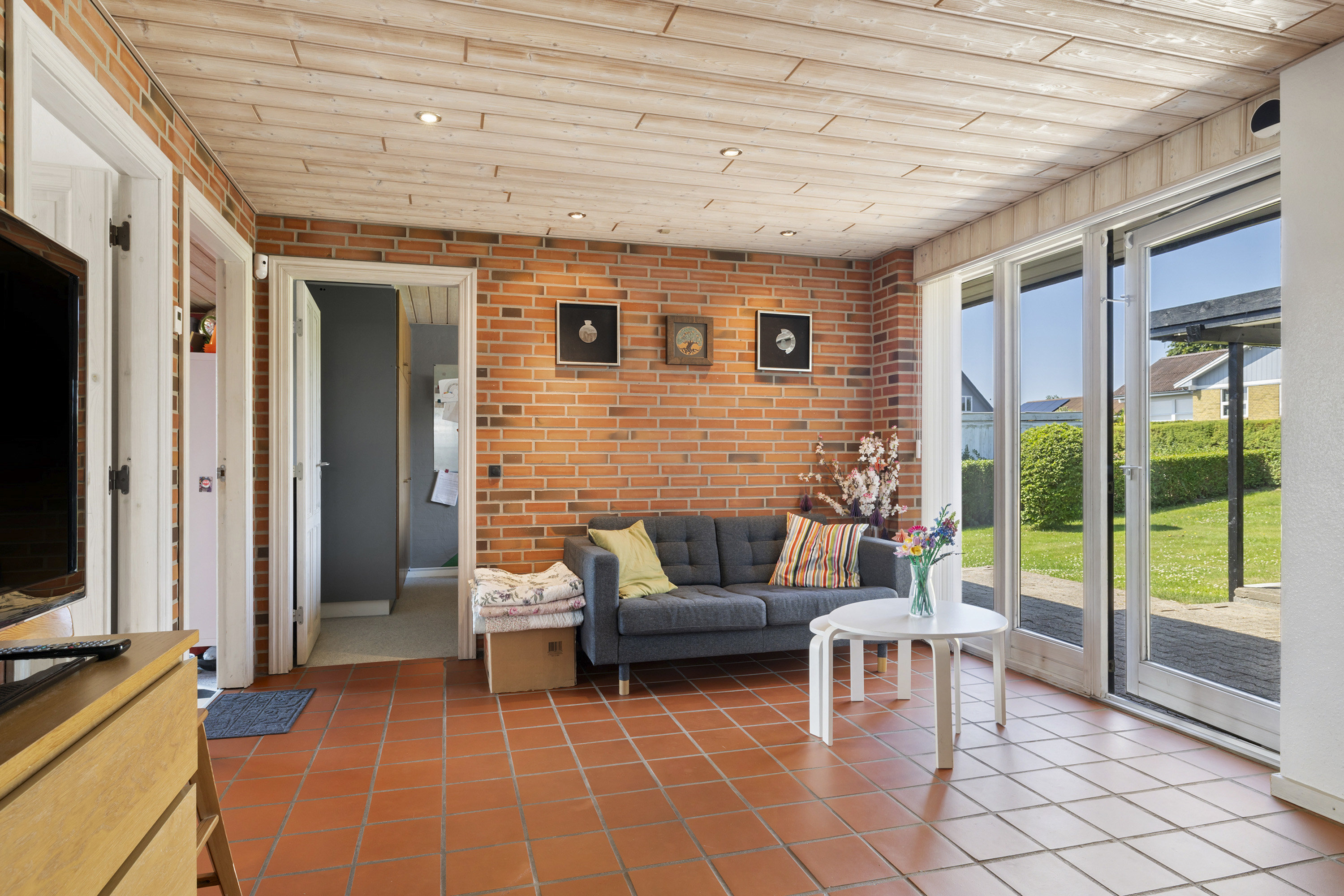 Fremhævet stue billede i fuldskærmstilstand. Billede af Præstegårdsvej 21, Gærum, 9900 Frederikshavn