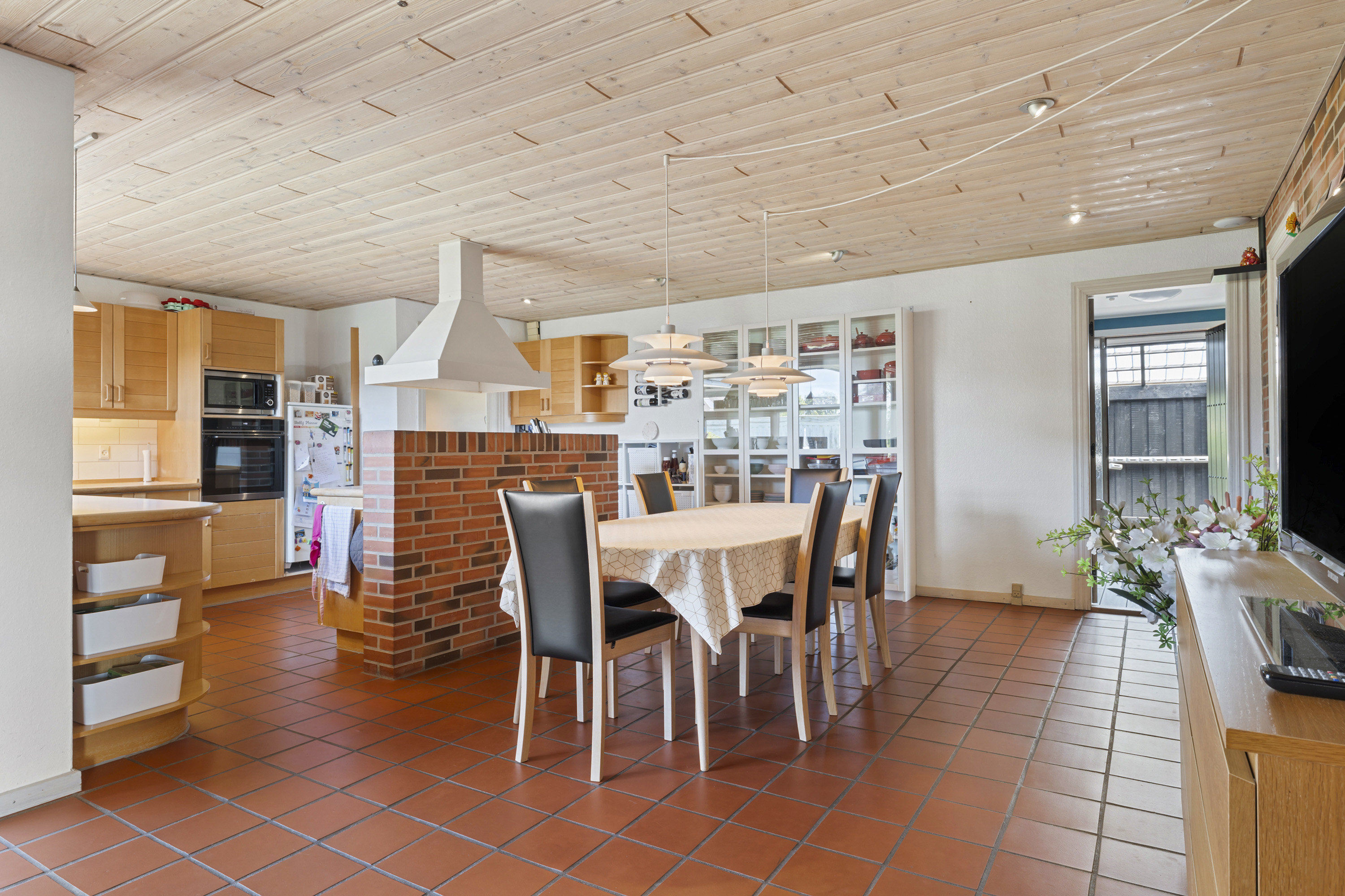 Fremhævet stue billede i fuldskærmstilstand. Billede af Præstegårdsvej 21, Gærum, 9900 Frederikshavn