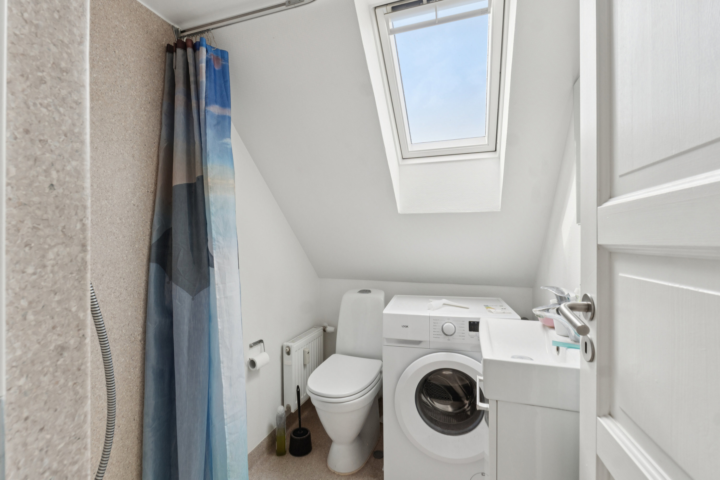 Fremhævet badeværelse billede i fuldskærmstilstand. Billede af Bergmannsvej 34, Thurø, 5700 Svendborg