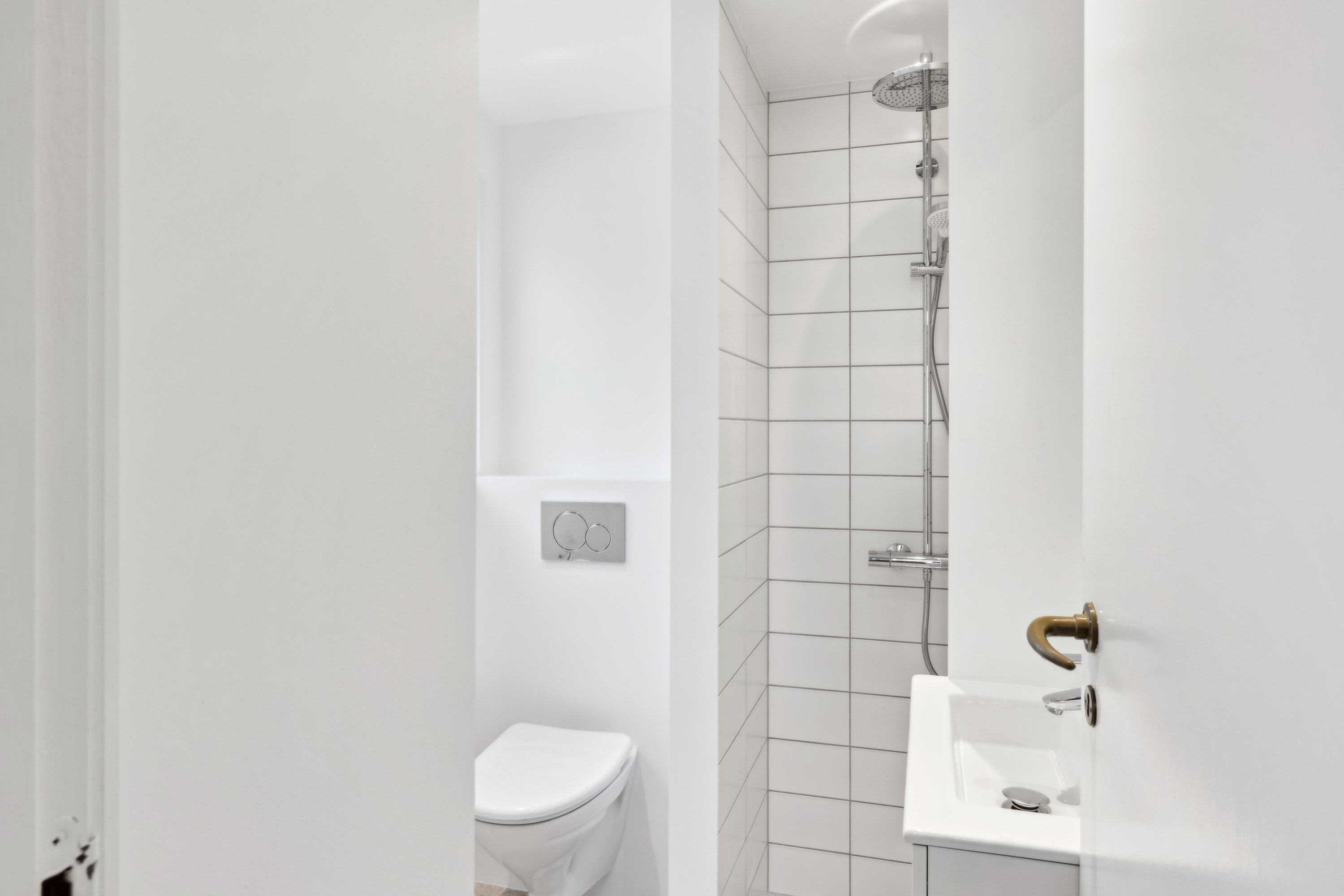 Fremhævet badeværelse billede i fuldskærmstilstand. Billede af Klokkegrund 9B, Øer Strand, 8400 Ebeltoft