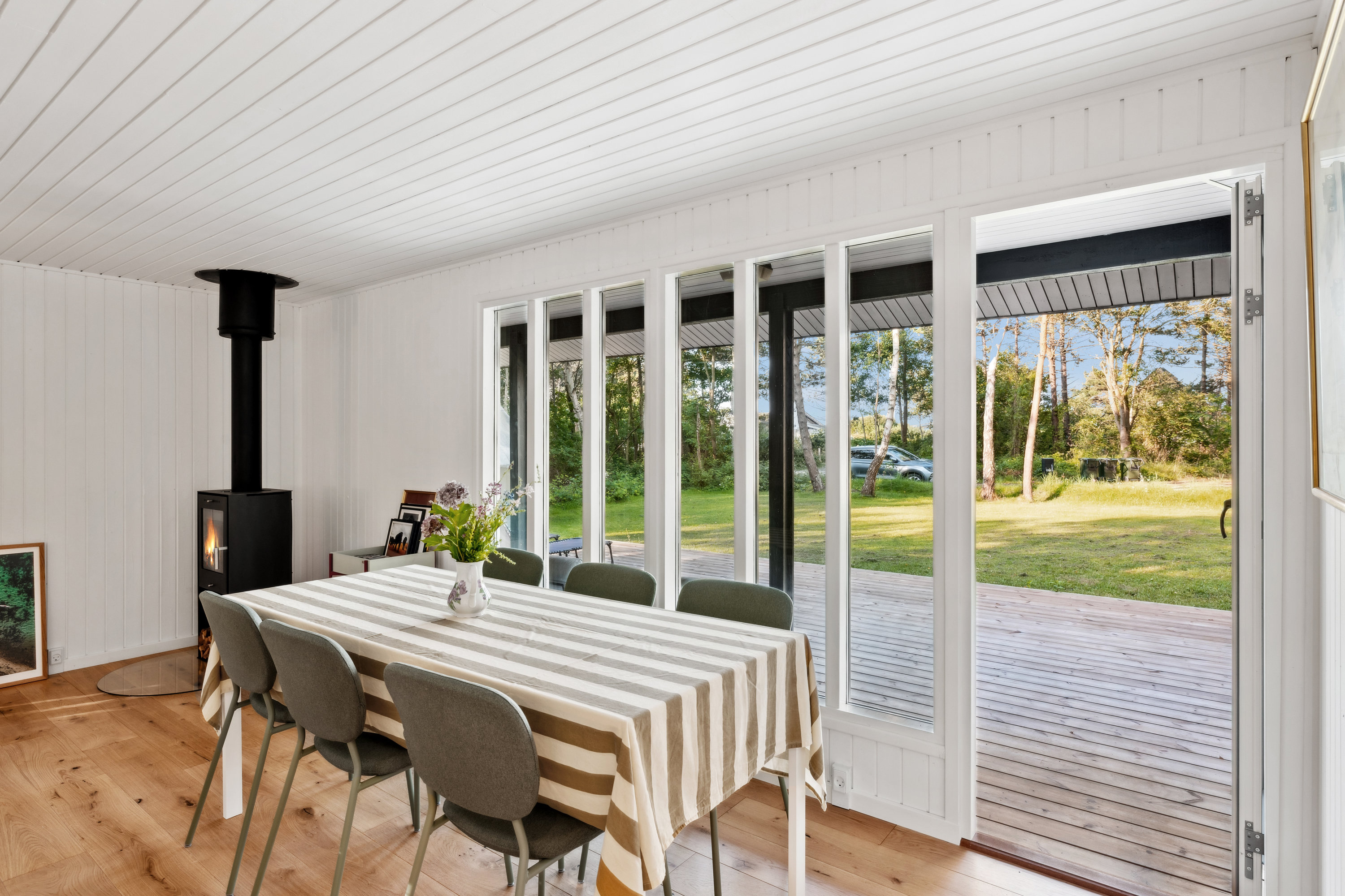 Fremhævet terrasse billede i fuldskærmstilstand. Billede af Klokkegrund 9B, Øer Strand, 8400 Ebeltoft