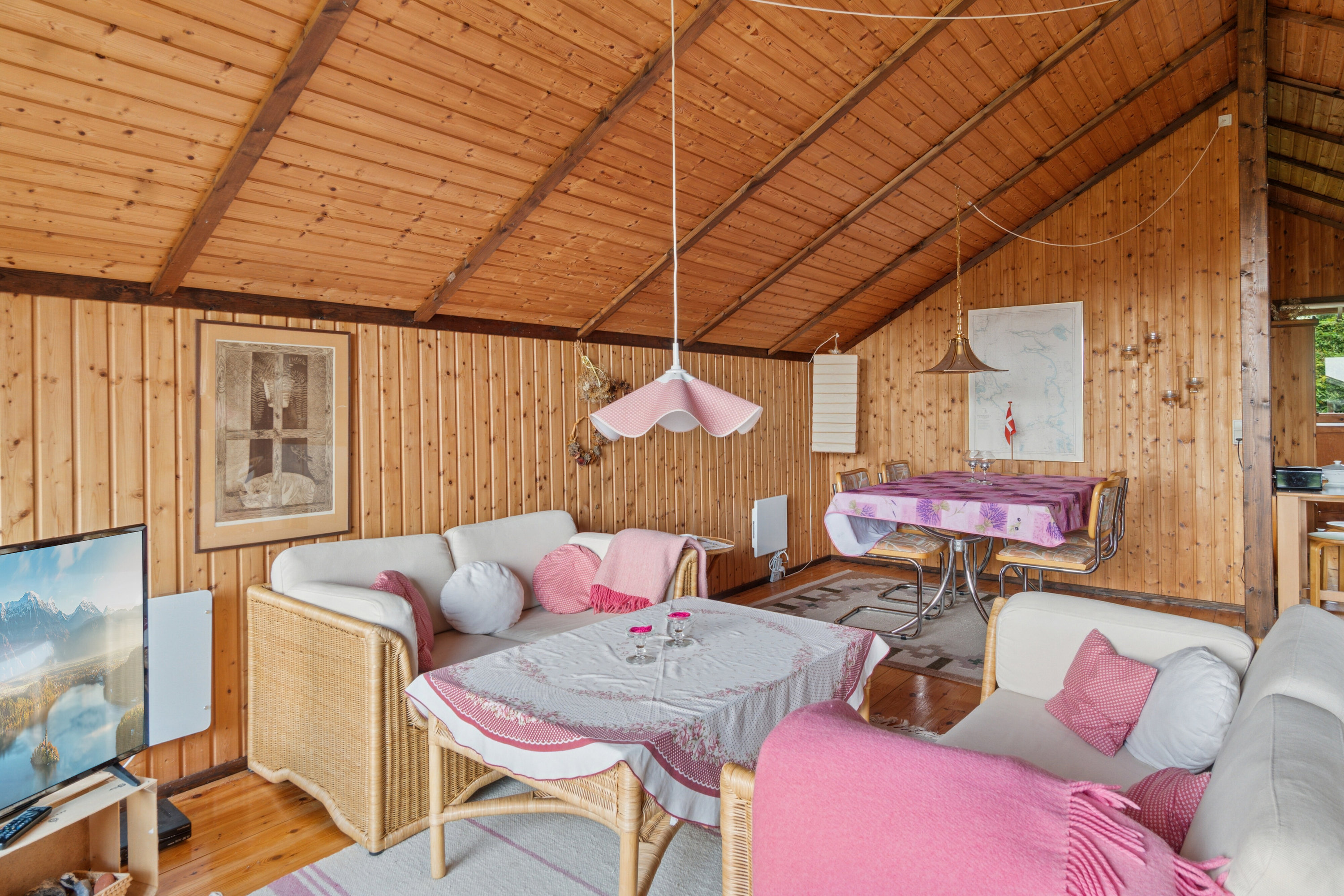 Fremhævet stue billede i fuldskærmstilstand. Billede af Mimersvej 18, Drøsselbjerg, 4200 Slagelse