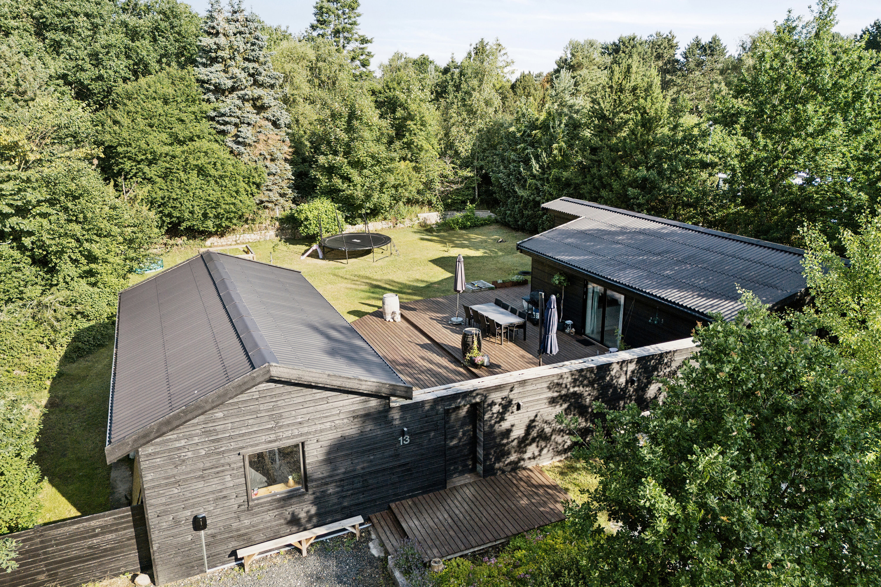 Miniaturebillede 1: set fra vejen. Billede af Høgevej 13, Indelukket, 4550 Asnæs