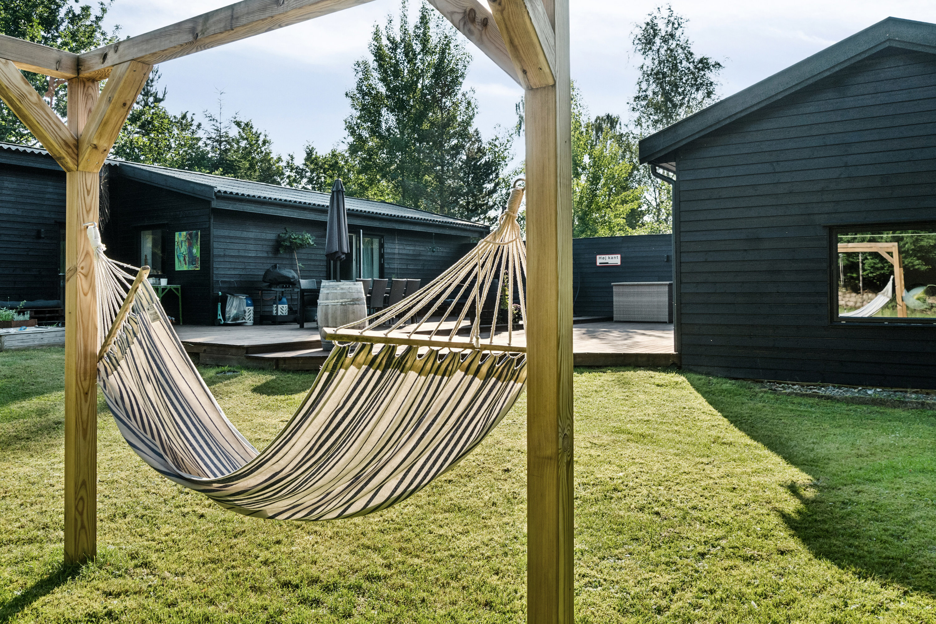 Miniaturebillede 2: set fra haven. Billede af Høgevej 13, Indelukket, 4550 Asnæs