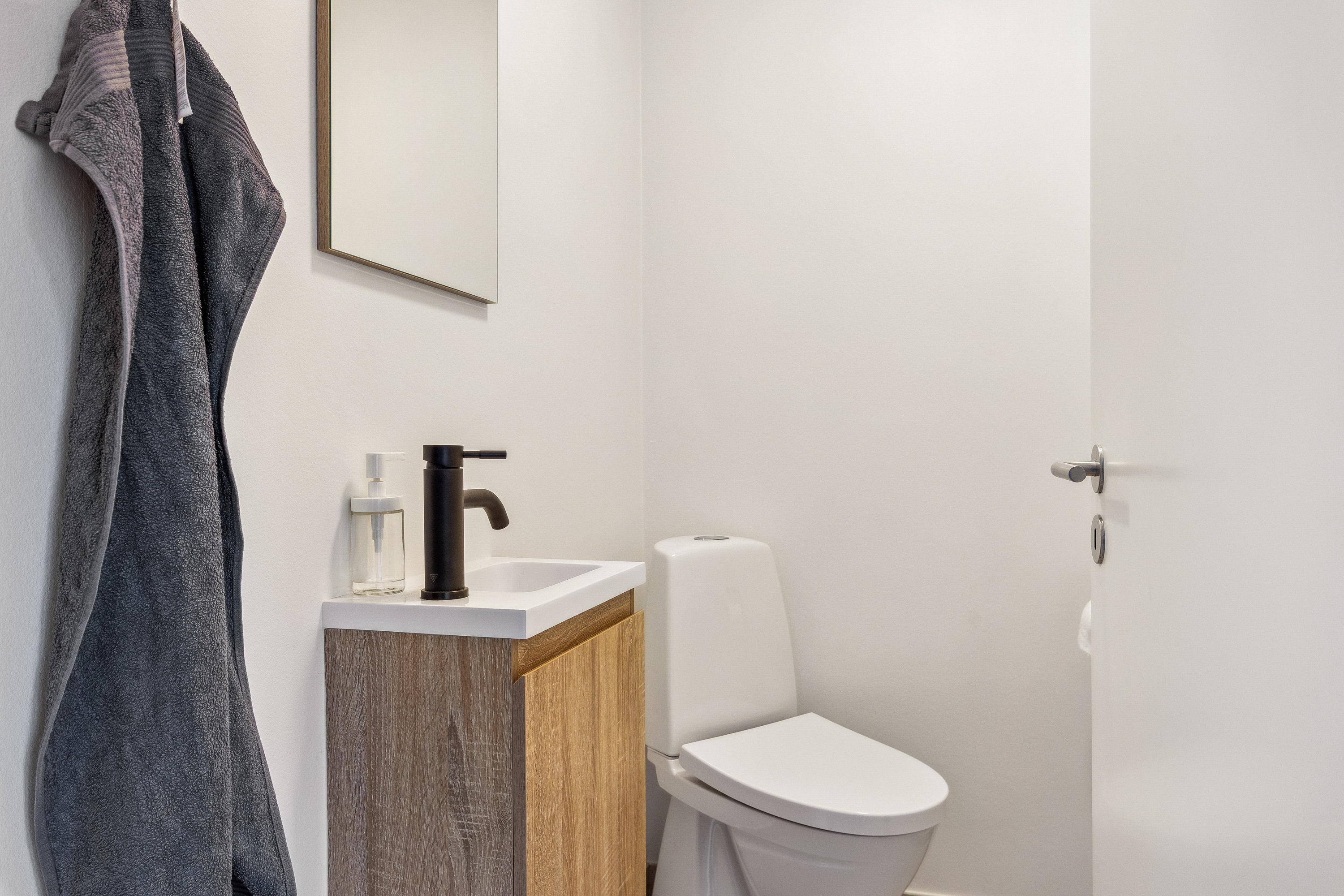 Fremhævet badeværelse billede i fuldskærmstilstand. Billede af Uglevænget 6, 6760 Ribe