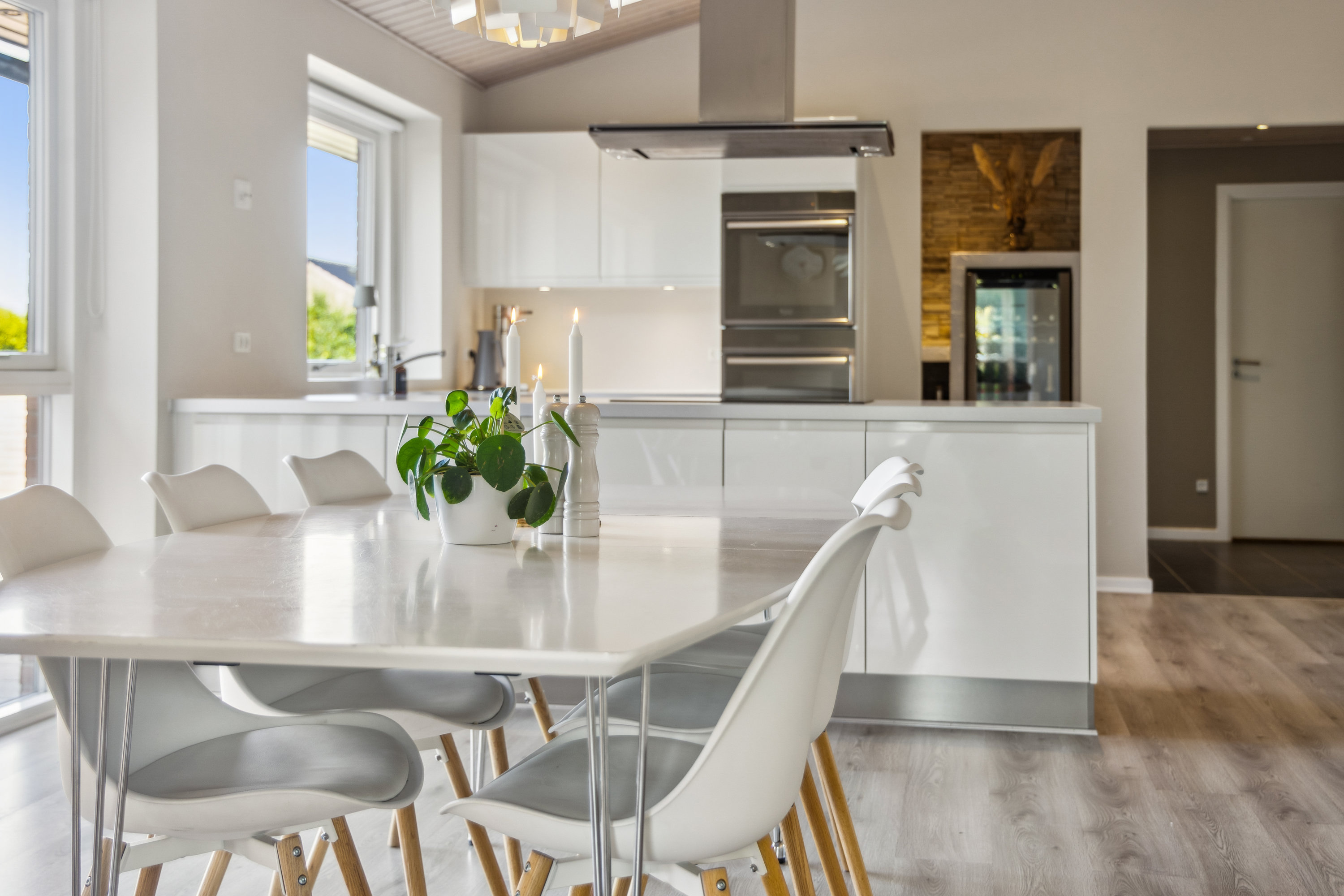 Fremhævet køkken billede i fuldskærmstilstand. Billede af Tennisskoven 81, 9320 Hjallerup