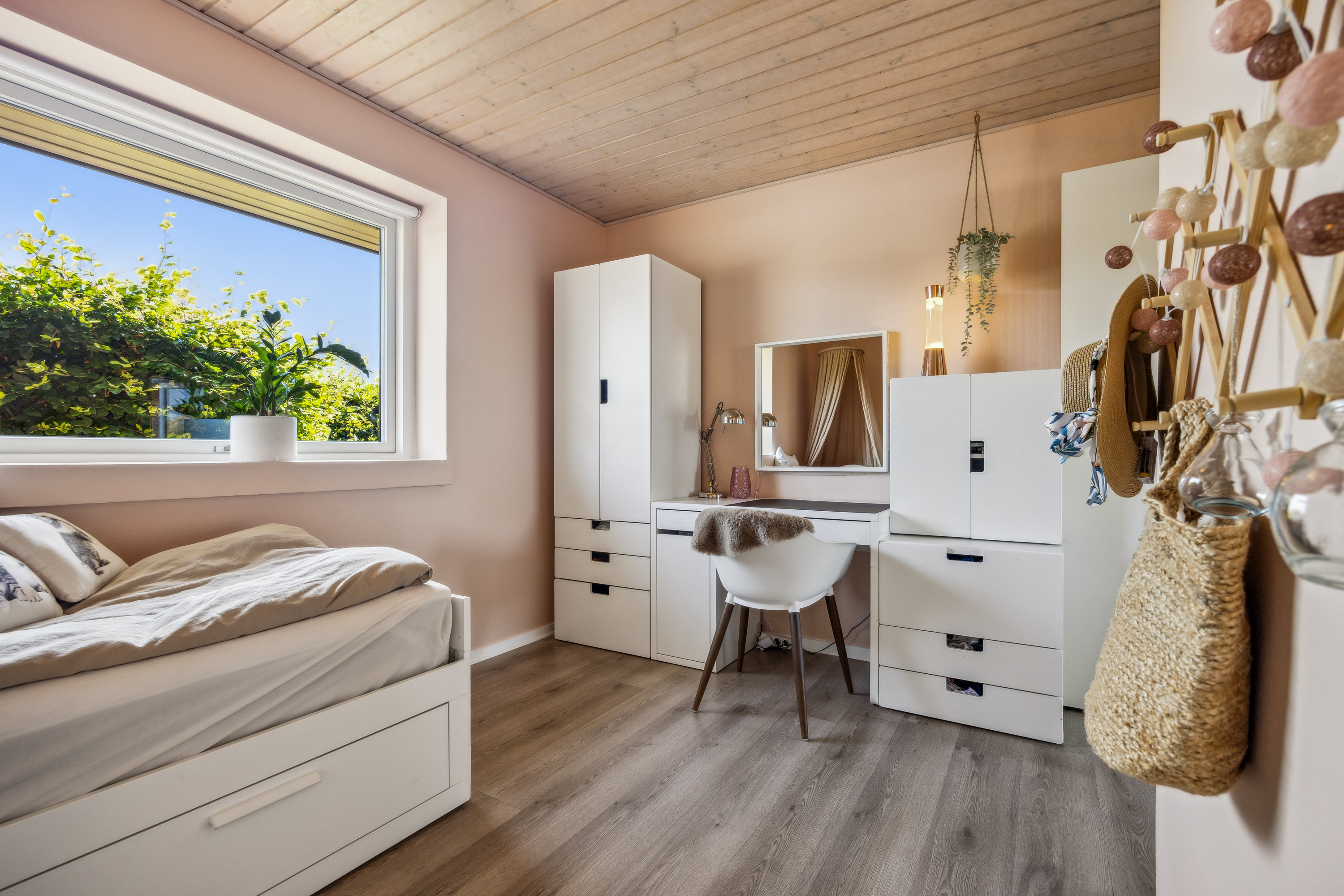 Fremhævet badeværelse billede i fuldskærmstilstand. Billede af Tennisskoven 81, 9320 Hjallerup