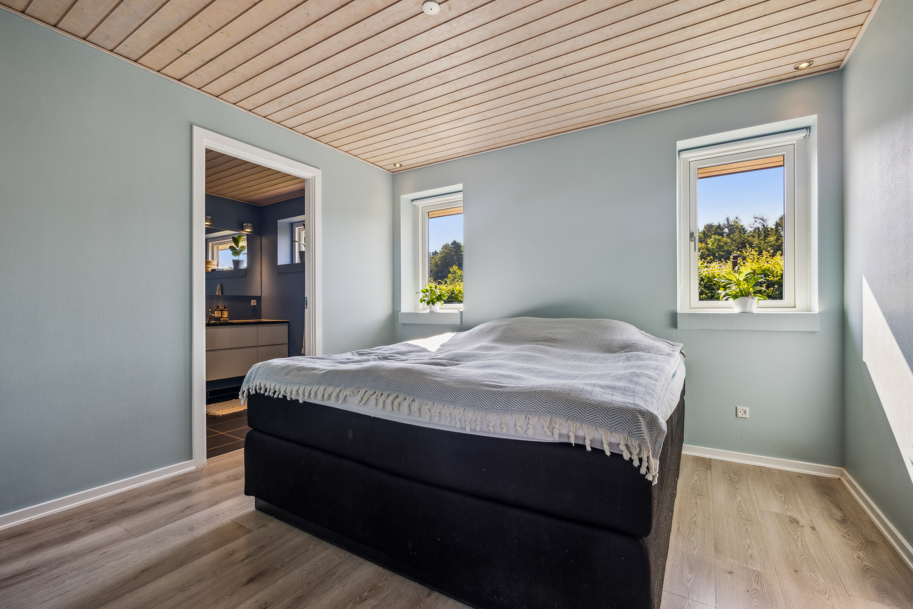 Fremhævet værelse billede i fuldskærmstilstand. Billede af Tennisskoven 81, 9320 Hjallerup