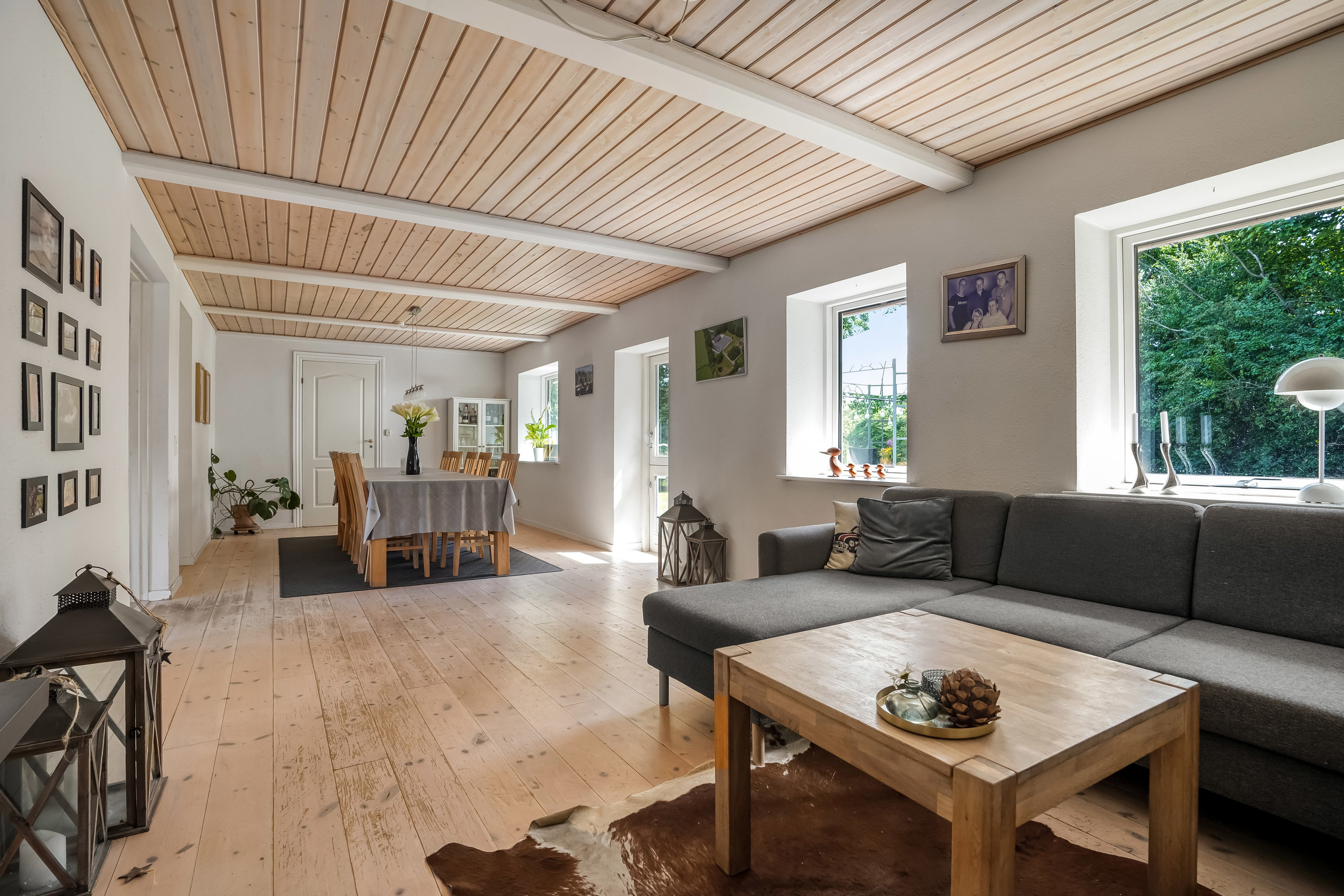 Fremhævet stue billede i fuldskærmstilstand. Billede af Hårupvej 38, Hårup, 8740 Brædstrup