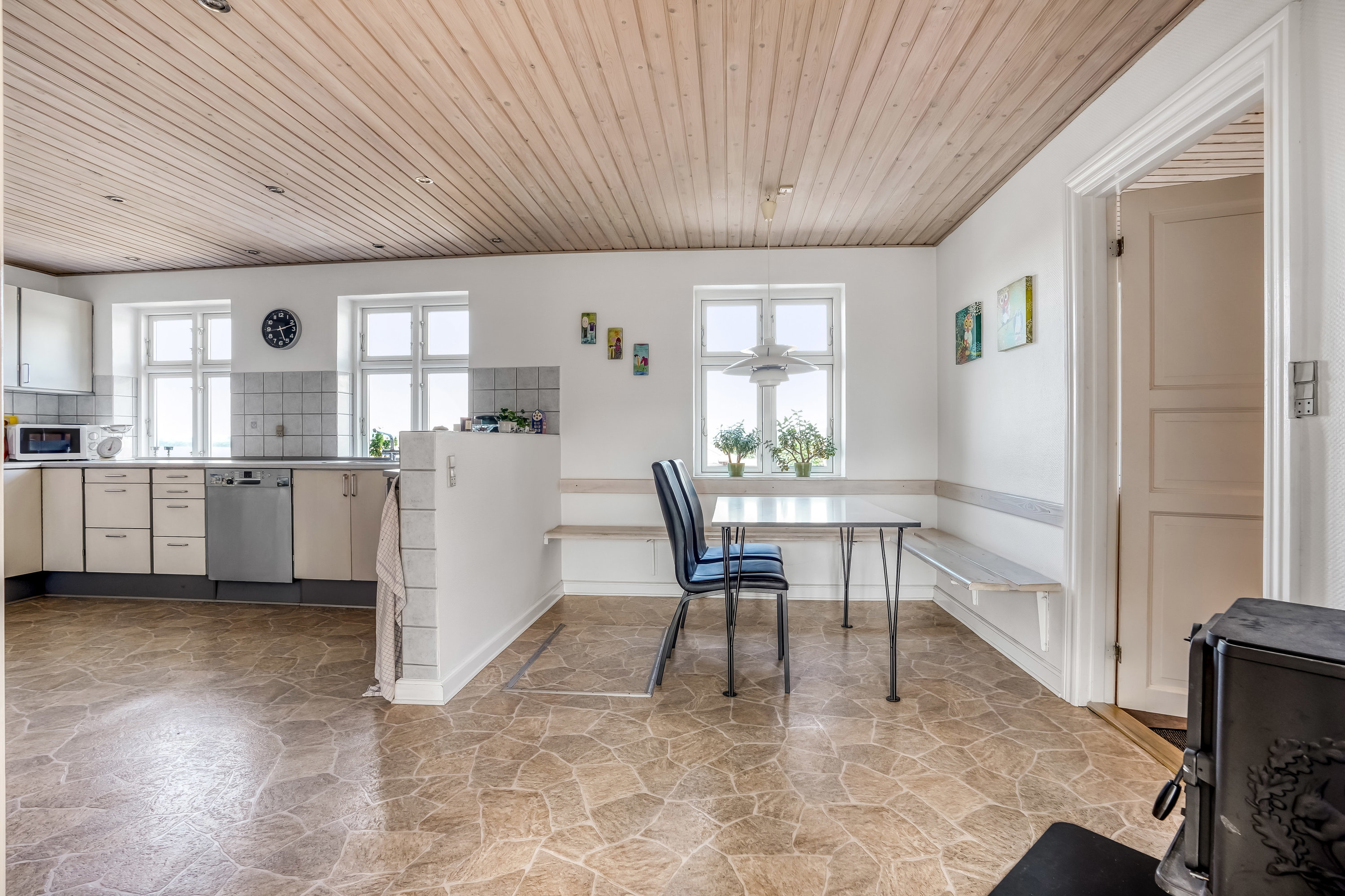 Fremhævet køkken billede i fuldskærmstilstand. Billede af Skovløkken 5, 5580 Nørre Aaby