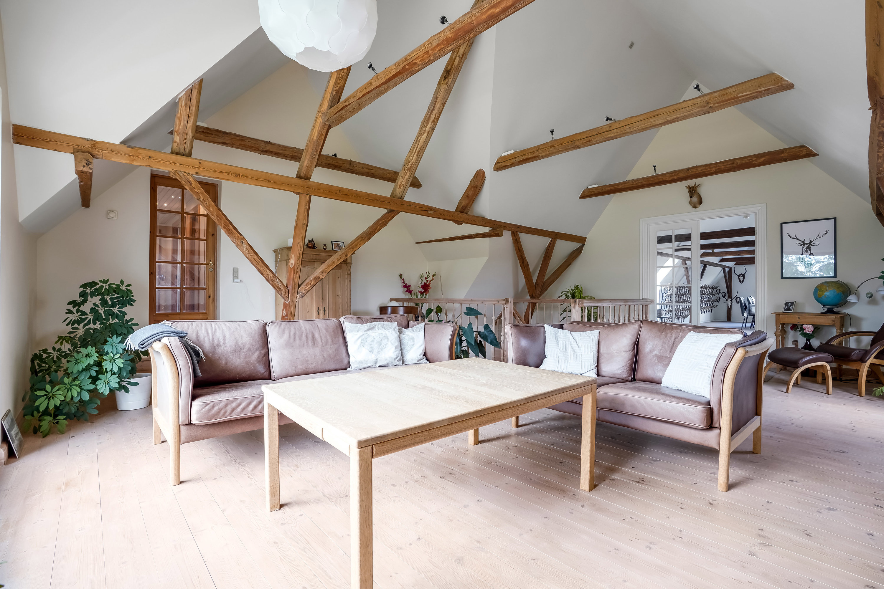 Fremhævet stue billede i fuldskærmstilstand. Billede af Skovløkken 5, 5580 Nørre Aaby