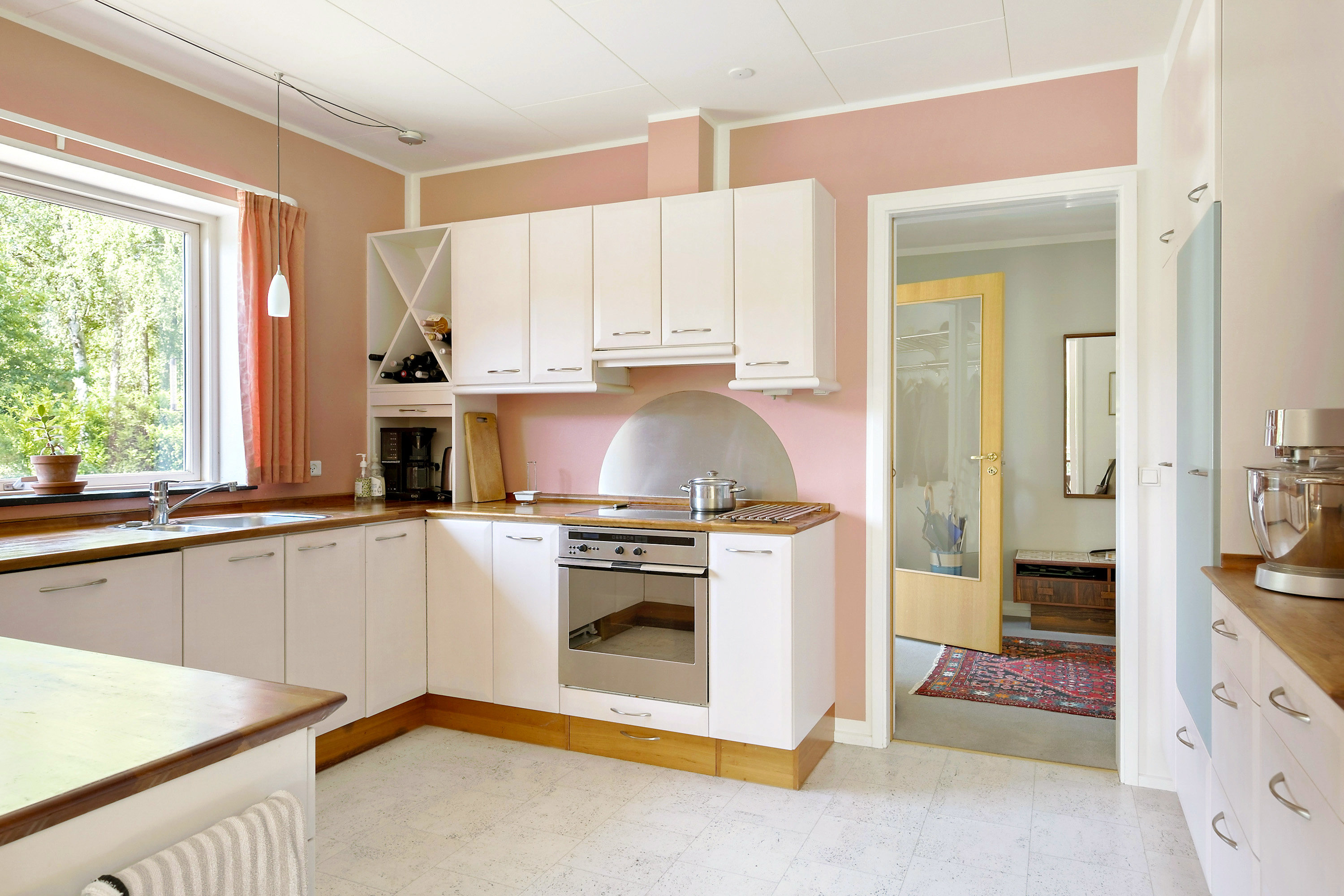 Fremhævet køkken billede i fuldskærmstilstand. Billede af Granhegnet 9, 3450 Allerød