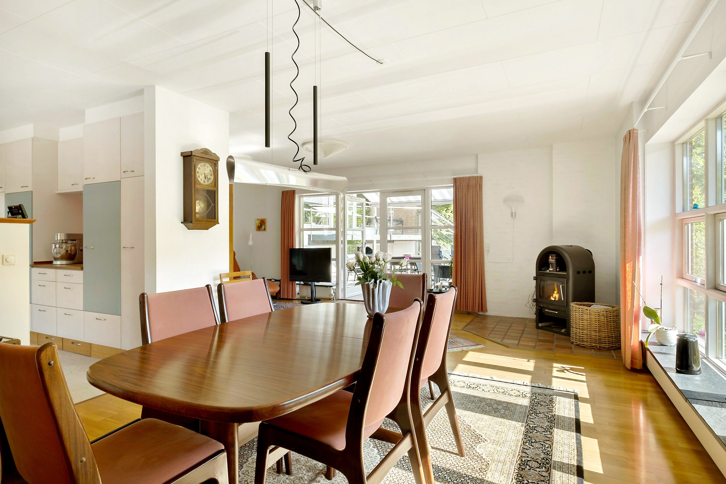 Fremhævet spisestue billede i fuldskærmstilstand. Billede af Granhegnet 9, 3450 Allerød