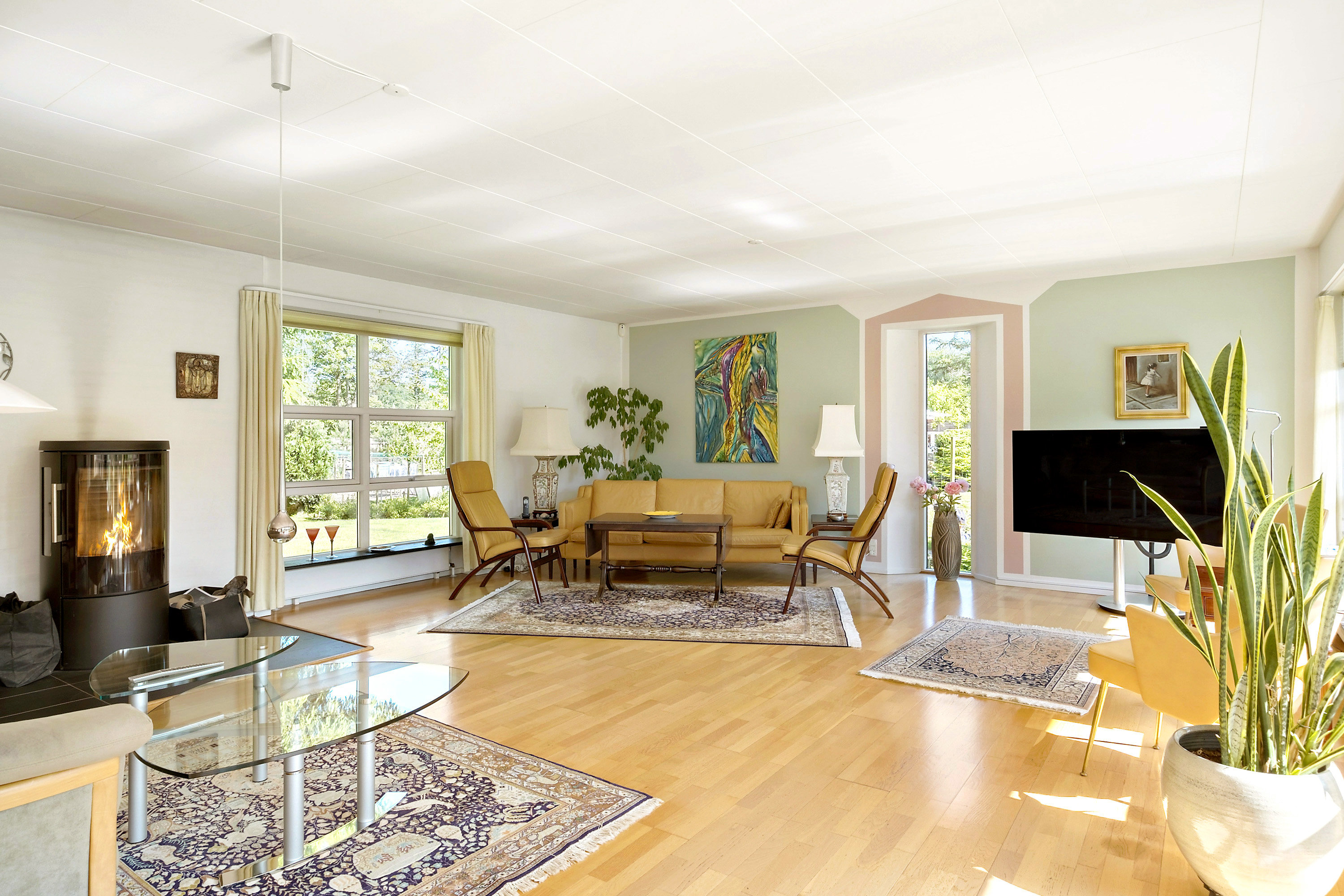 Fremhævet stue billede i fuldskærmstilstand. Billede af Granhegnet 9, 3450 Allerød