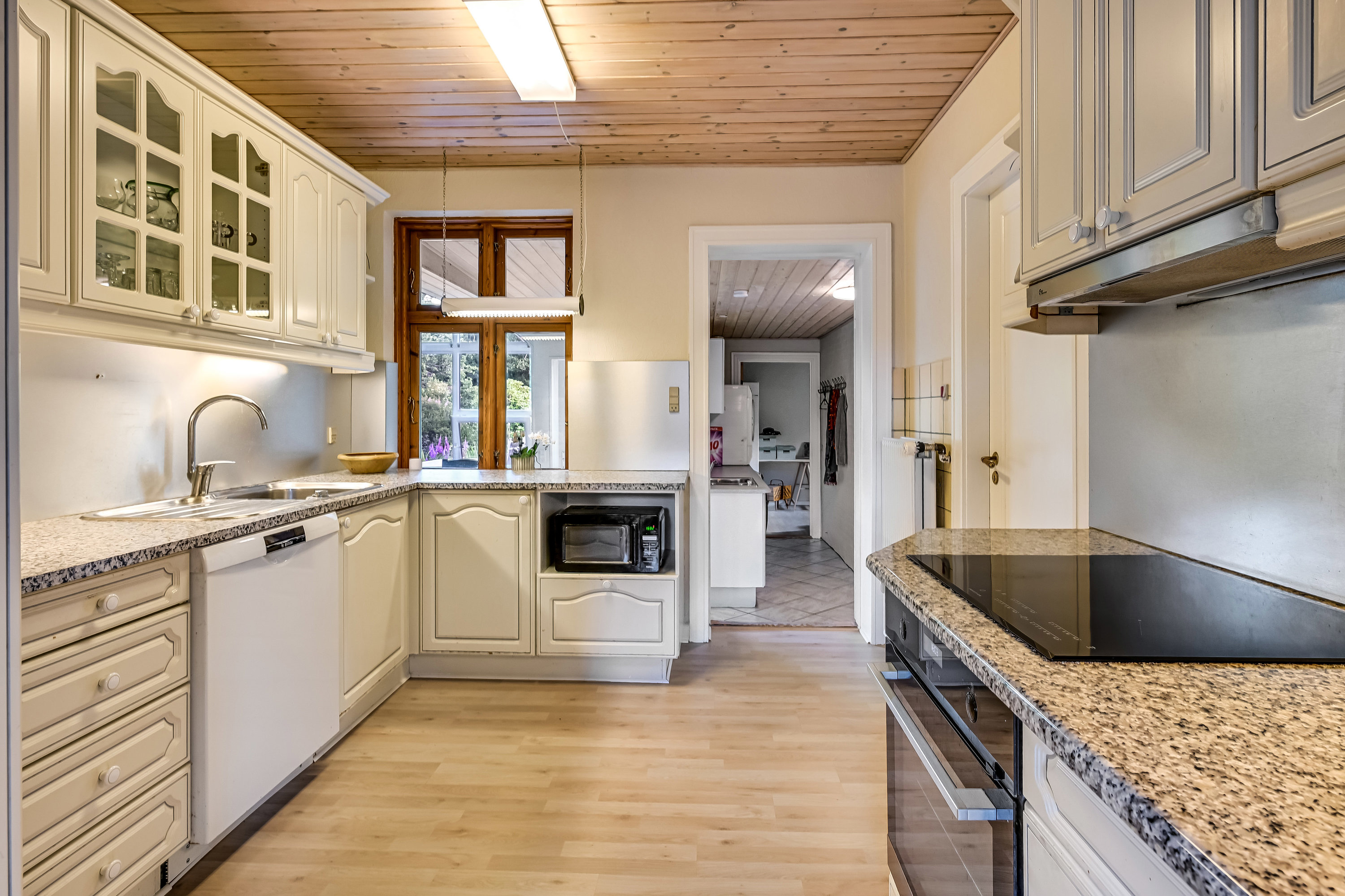 Fremhævet køkken billede i fuldskærmstilstand. Billede af Nørrevej 12, Stend-Krogag, 7200 Grindsted