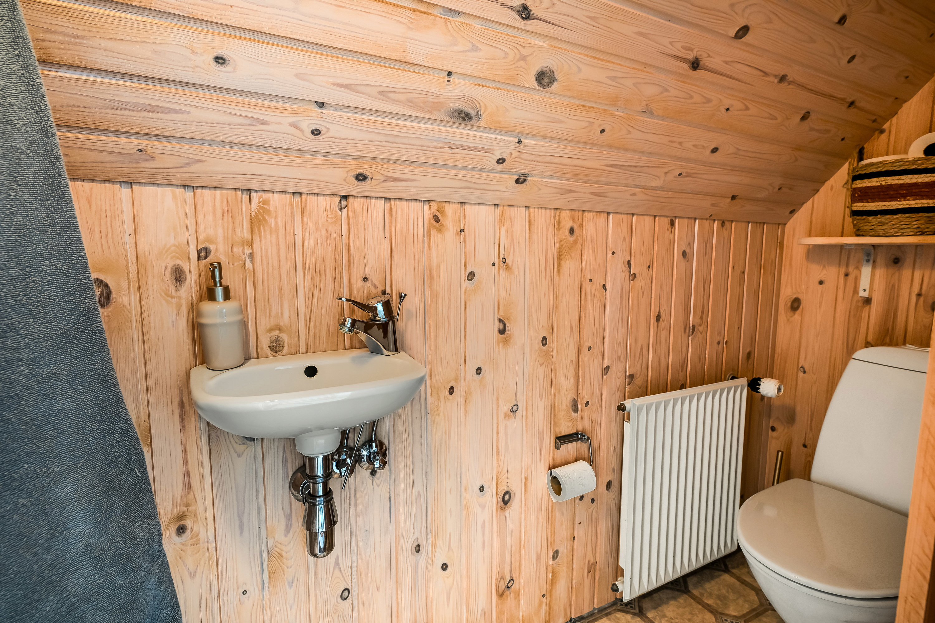 Fremhævet toilet billede i fuldskærmstilstand. Billede af Nørrevej 12, Stend-Krogag, 7200 Grindsted