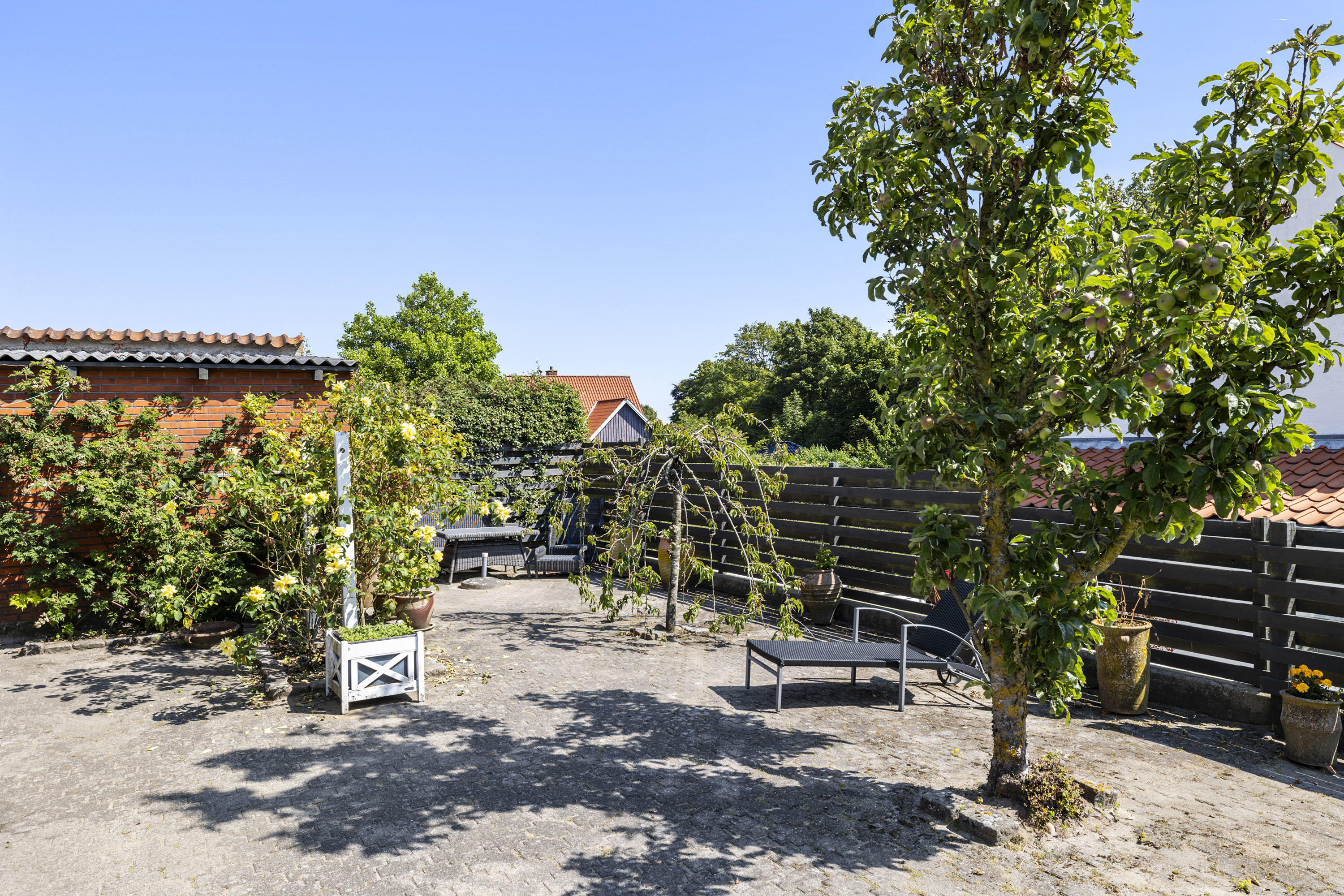 Fremhævet terrasse billede i fuldskærmstilstand. Billede af Ørnevej 12, 9900 Frederikshavn