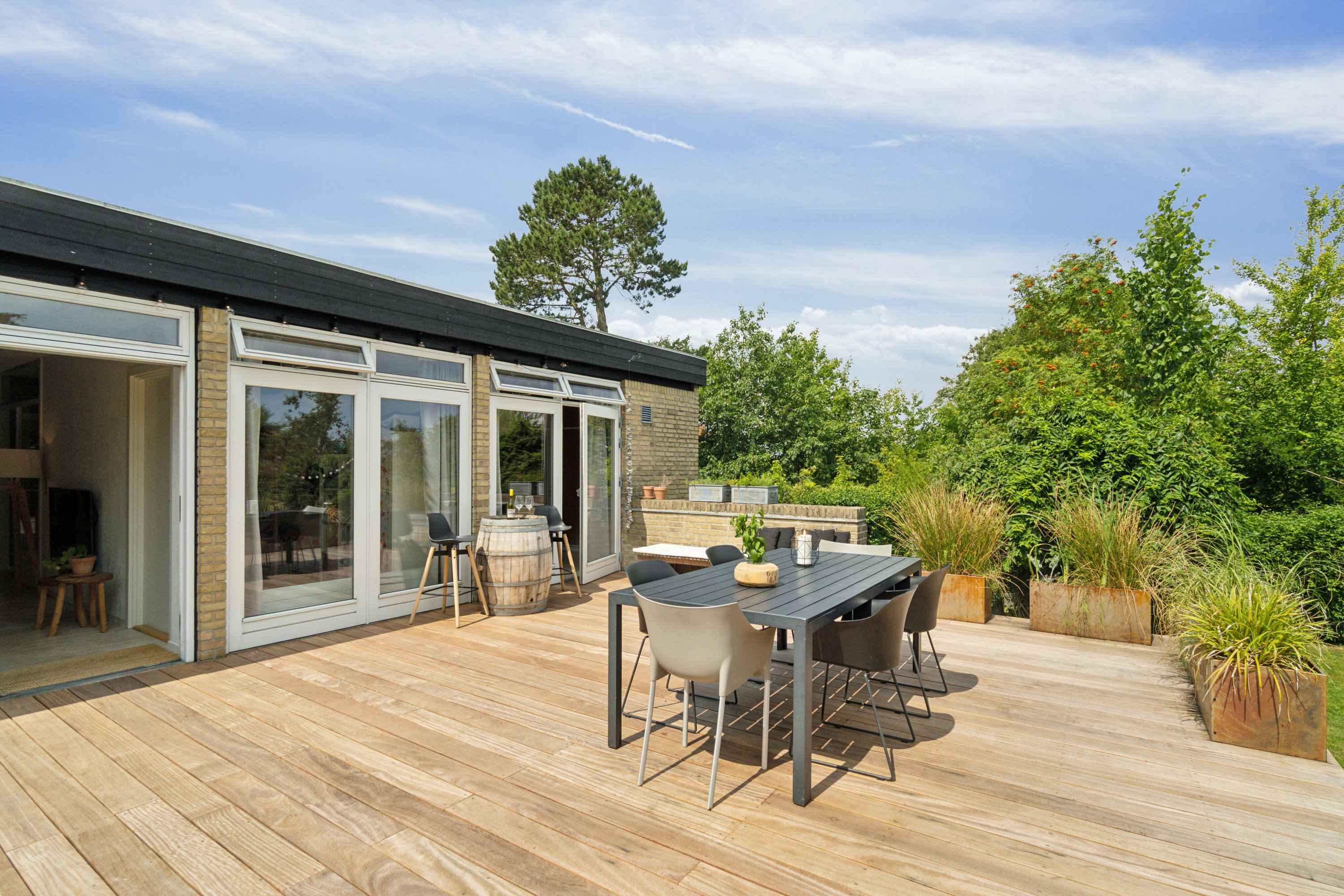 Fremhævet terrasse billede i fuldskærmstilstand. Billede af Højgårdsvej 11, 8260 Viby J