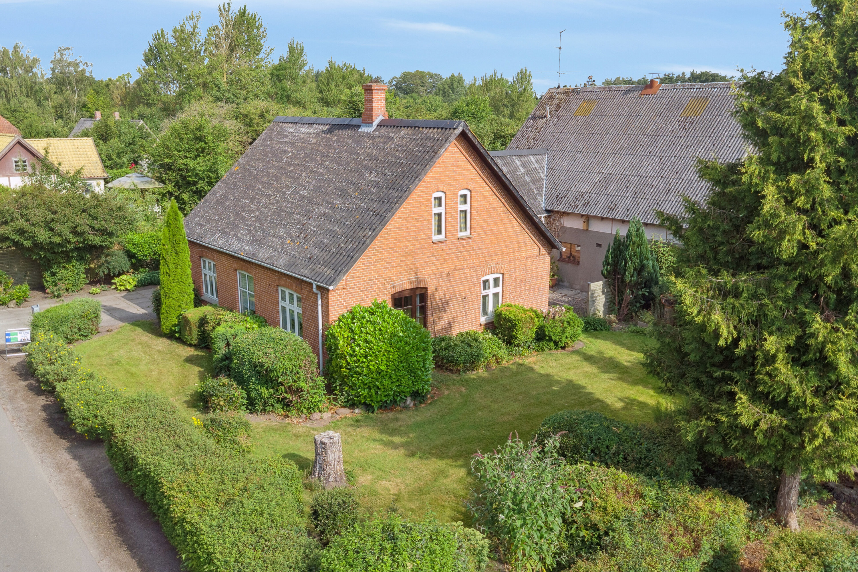 Miniaturebillede 1: set fra haven. Billede af Egensevej 32, Egense Mark, 5450 Otterup