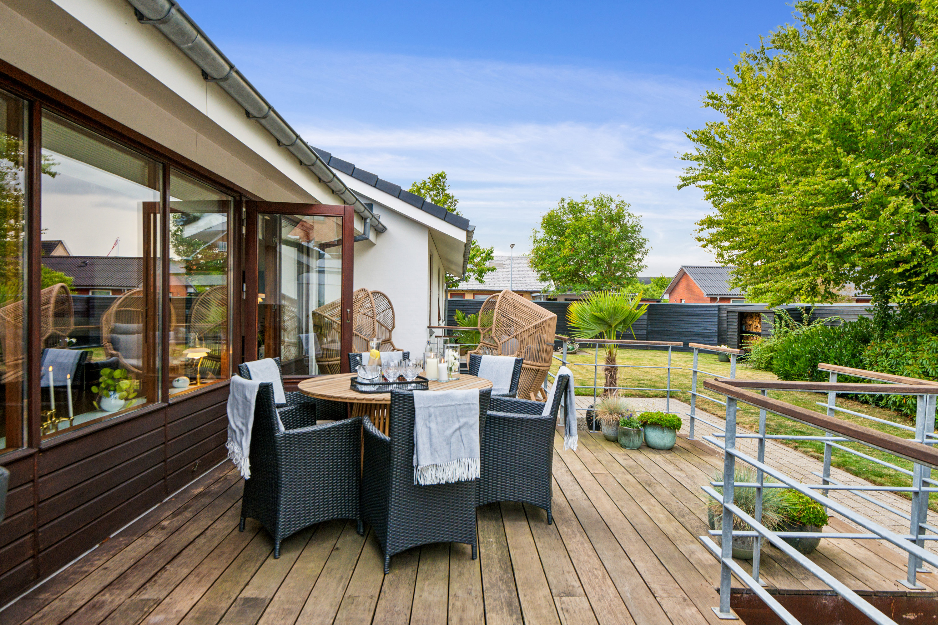 Fremhævet terrasse billede i fuldskærmstilstand. Billede af Tjørnealle 2, 9530 Støvring