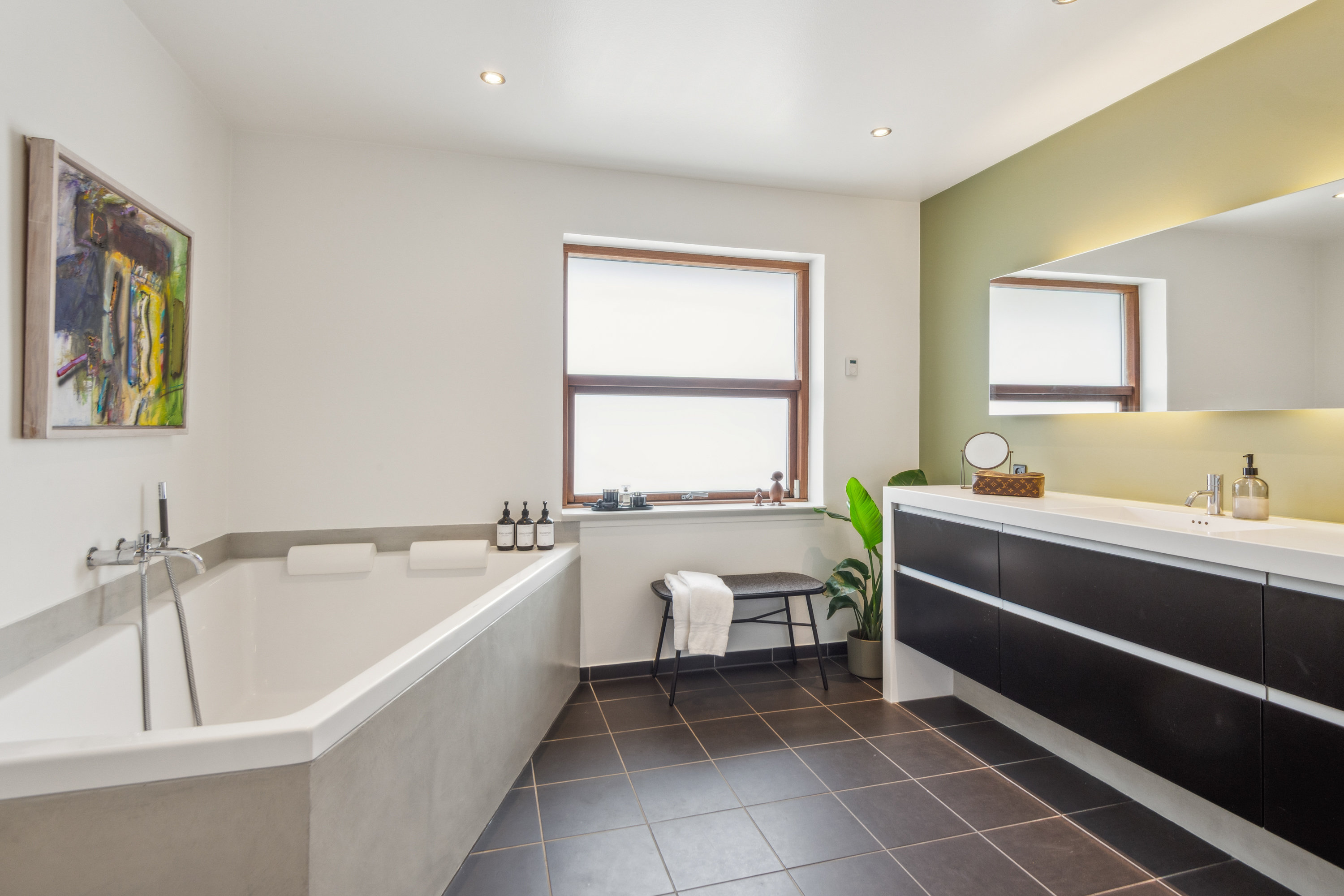 Fremhævet badeværelse billede i fuldskærmstilstand. Billede af Tjørnealle 2, 9530 Støvring