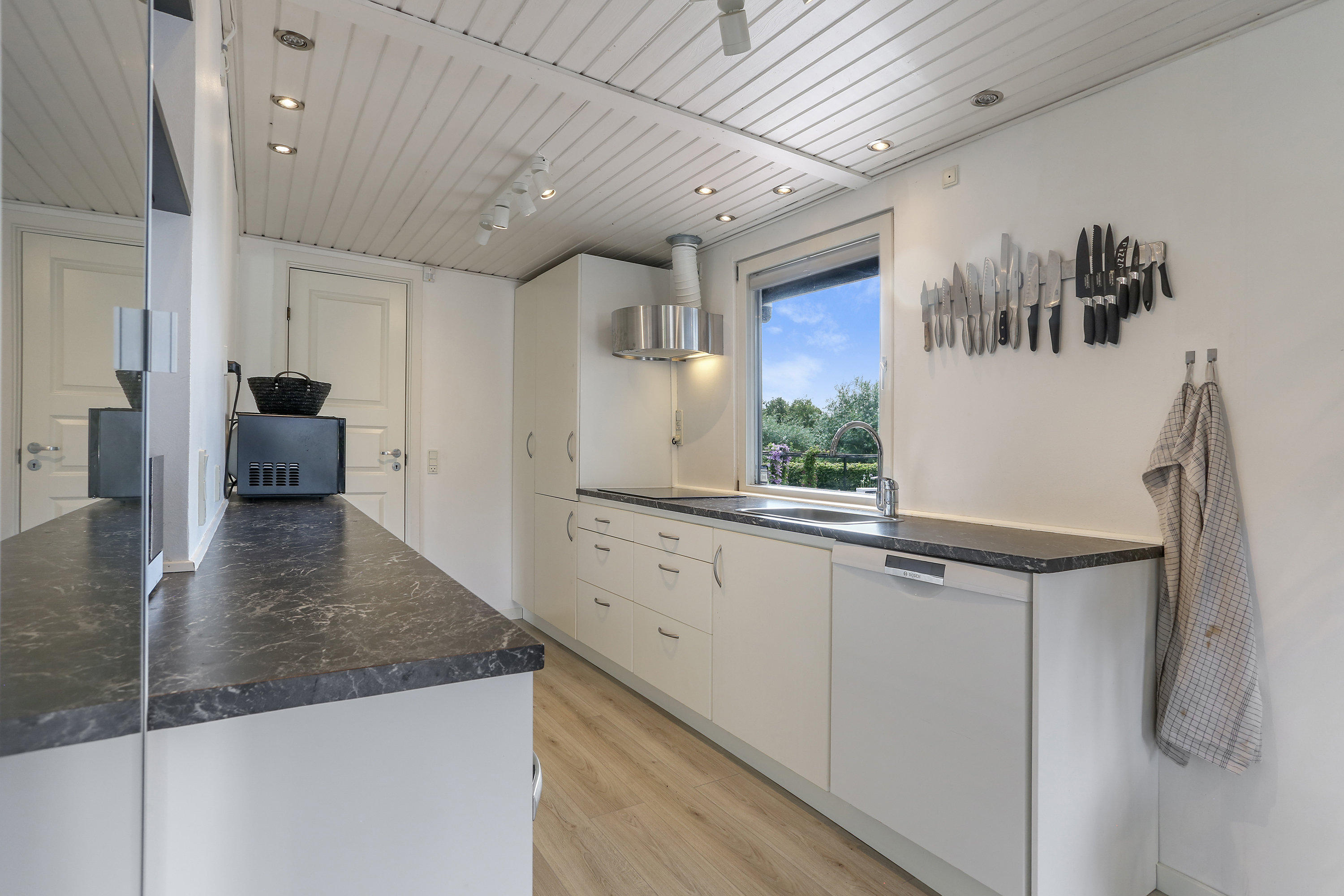 Fremhævet køkken billede i fuldskærmstilstand. Billede af Huginsvej 19, 2740 Skovlunde