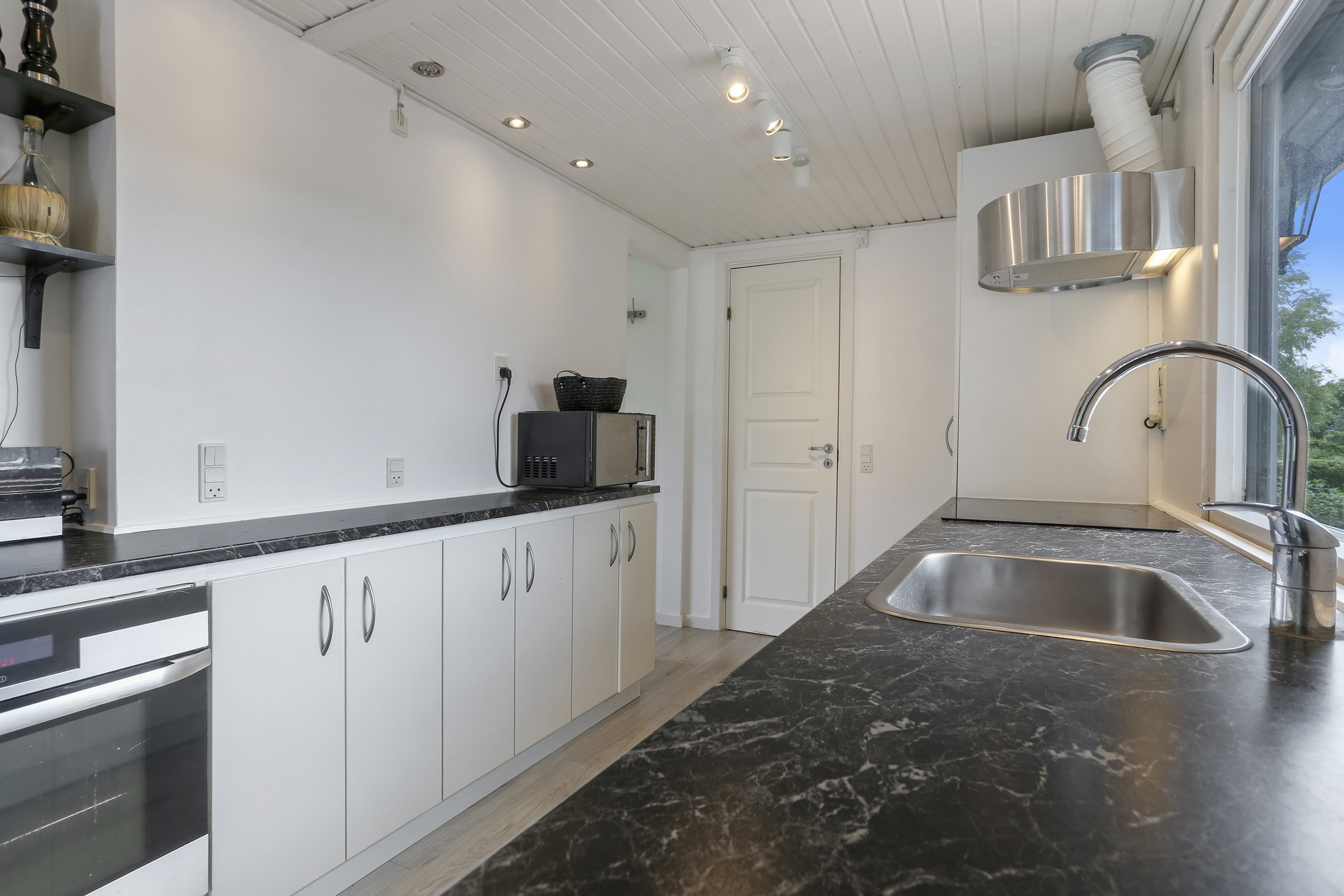 Fremhævet køkken billede i fuldskærmstilstand. Billede af Huginsvej 19, 2740 Skovlunde