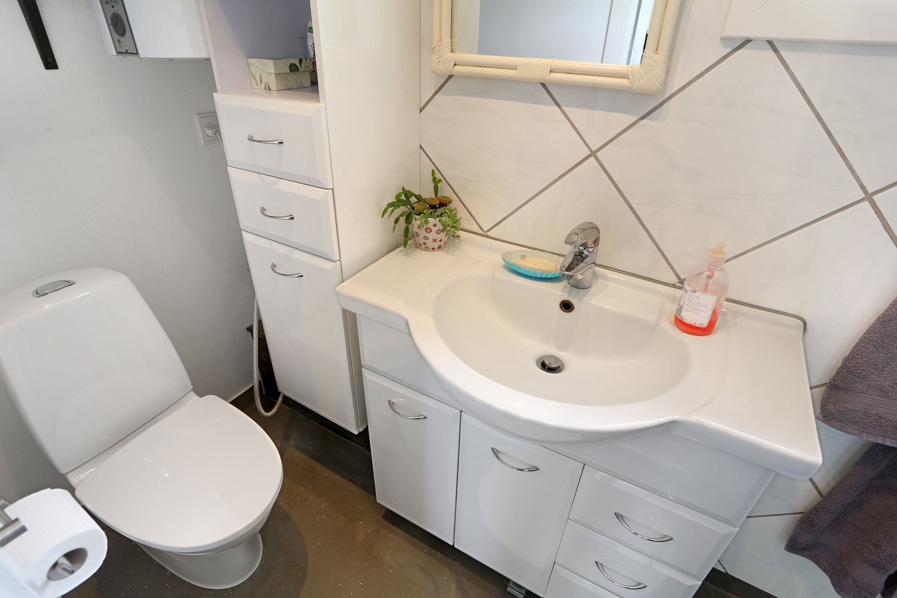 Fremhævet badeværelse billede i fuldskærmstilstand. Billede af Huginsvej 19, 2740 Skovlunde