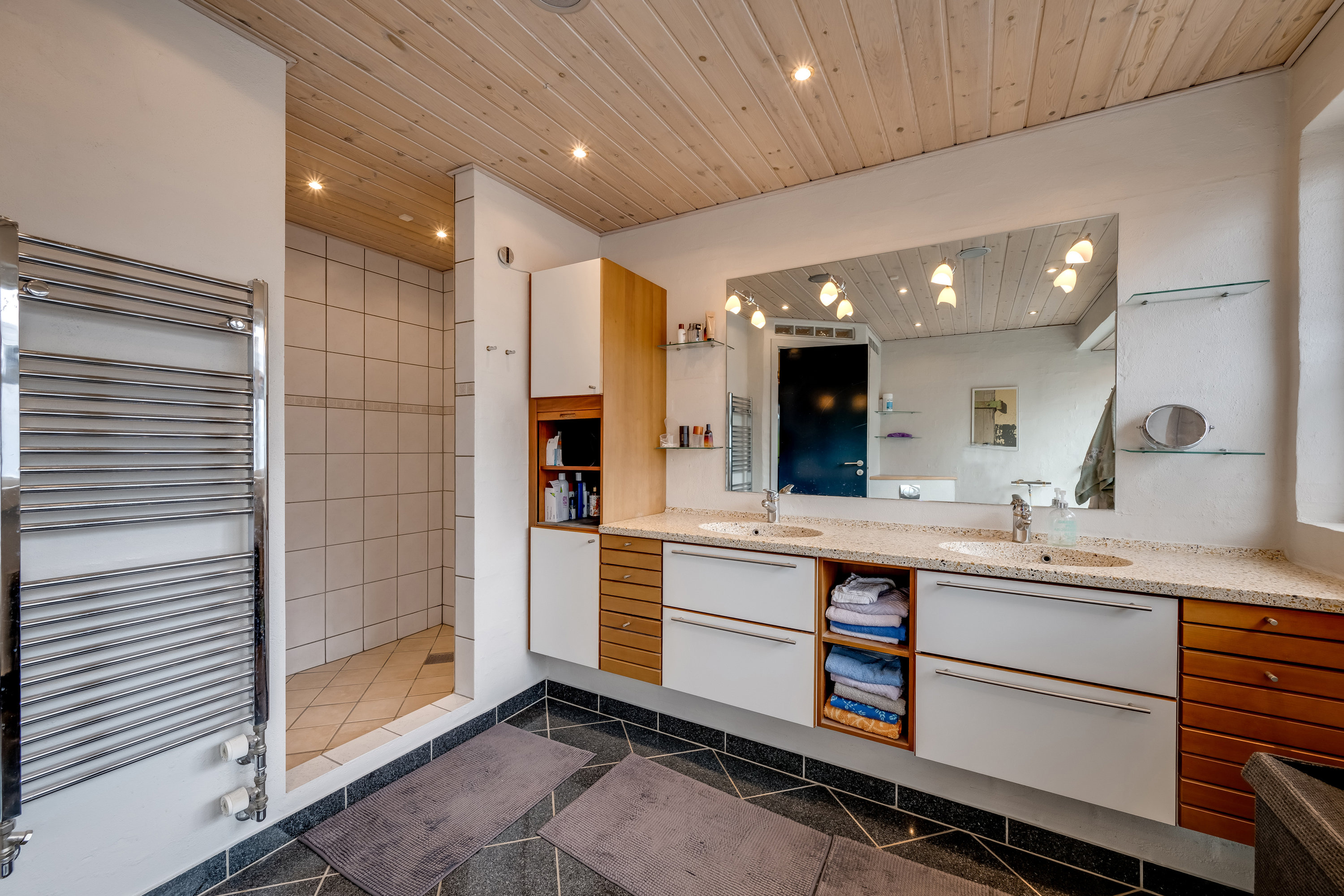 Fremhævet badeværelse billede i fuldskærmstilstand. Billede af Heboltoft 50, Velling, 6950 Ringkøbing